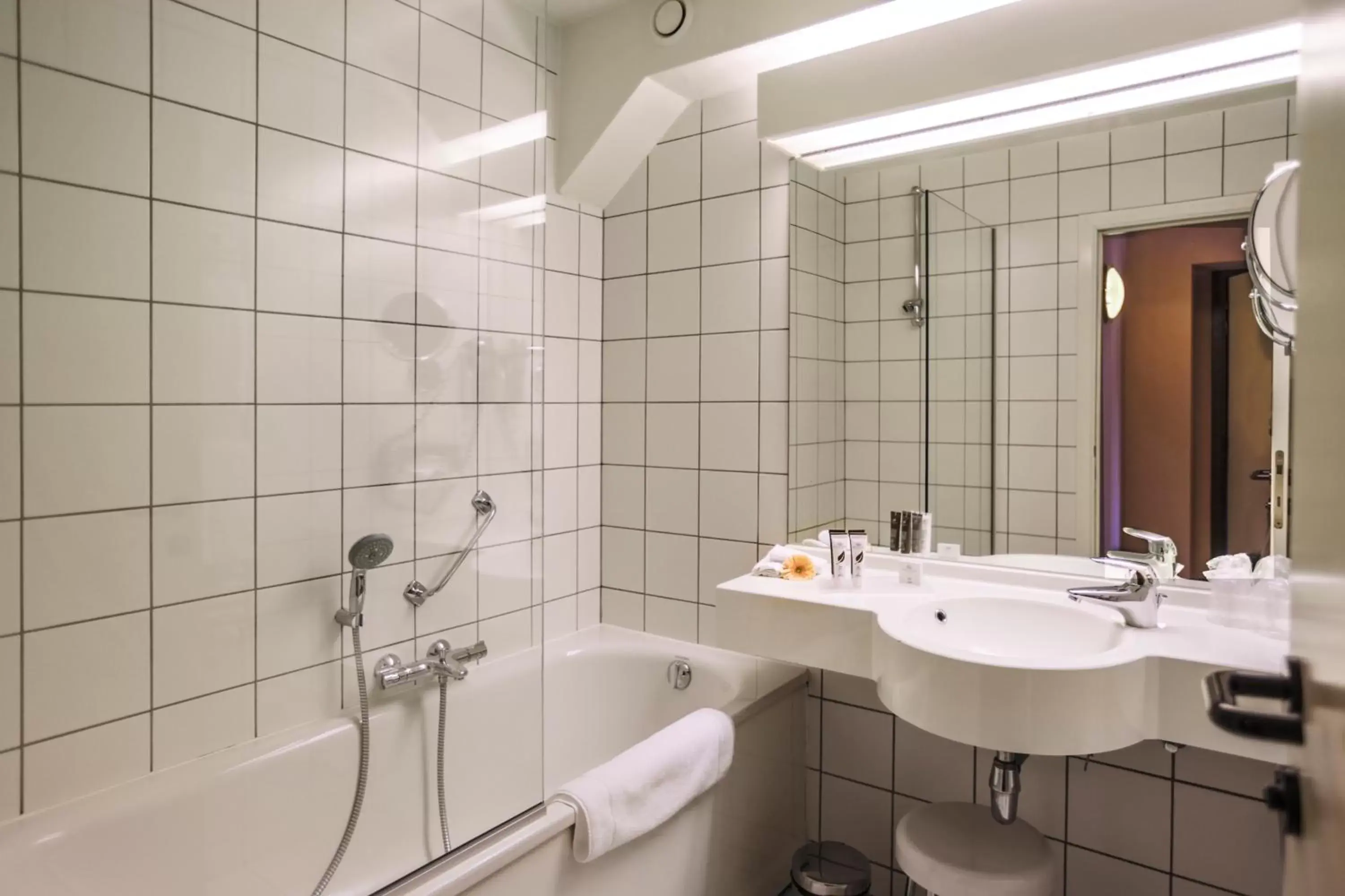 Shower, Bathroom in Hotel Quartier Latin