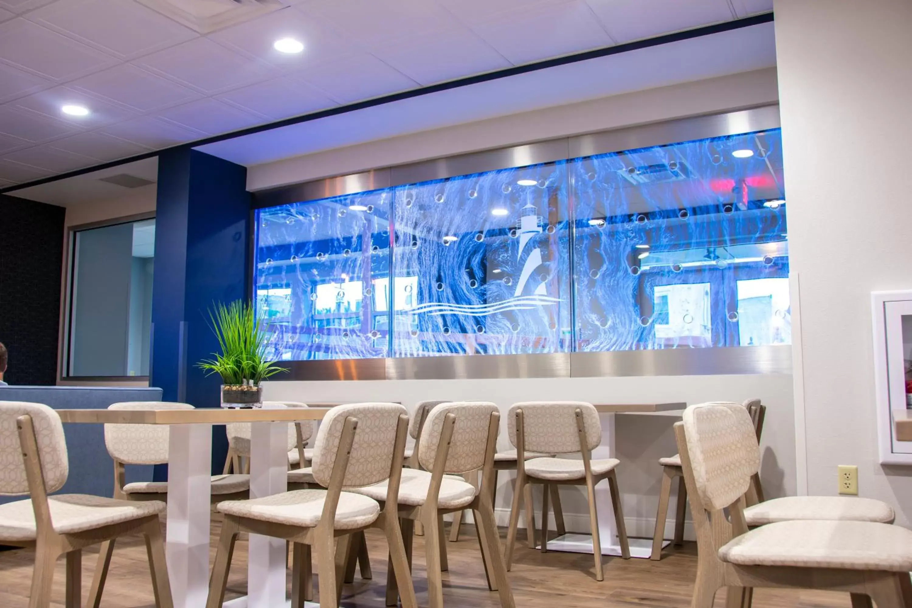 Restaurant/places to eat in The Harborview on Lake Michigan, Ascend Hotel Collection Restaurant/places to eat in The Harborview on Lake Michigan, Ascend Hotel Collection