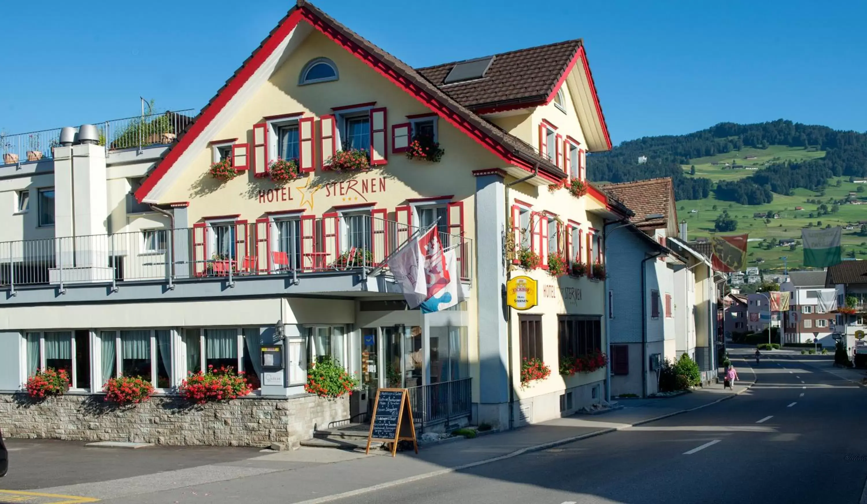 Restaurant/places to eat, Property Building in Hotel Sternen