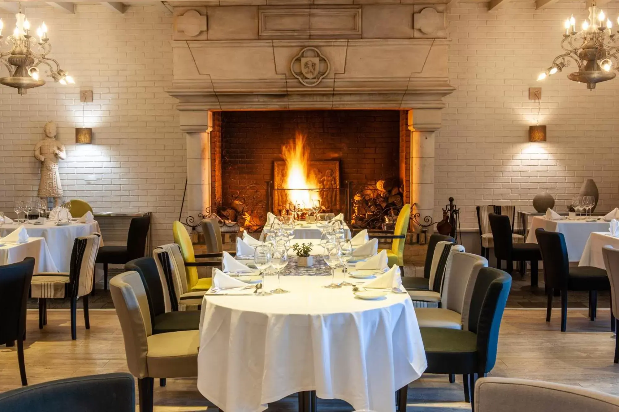 Restaurant/places to eat in LOGIS Hôtel & Restaurant - LENSOTEL Restaurant/places to eat in LOGIS Hôtel & Restaurant - LENSOTEL