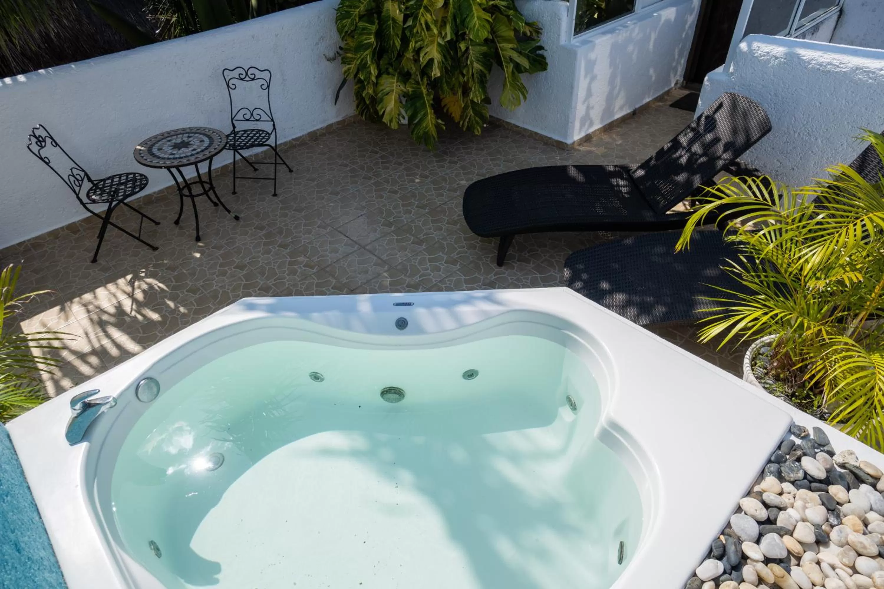 Hot Tub in Posada Mariposa Boutique Hotel - 5th Avenue