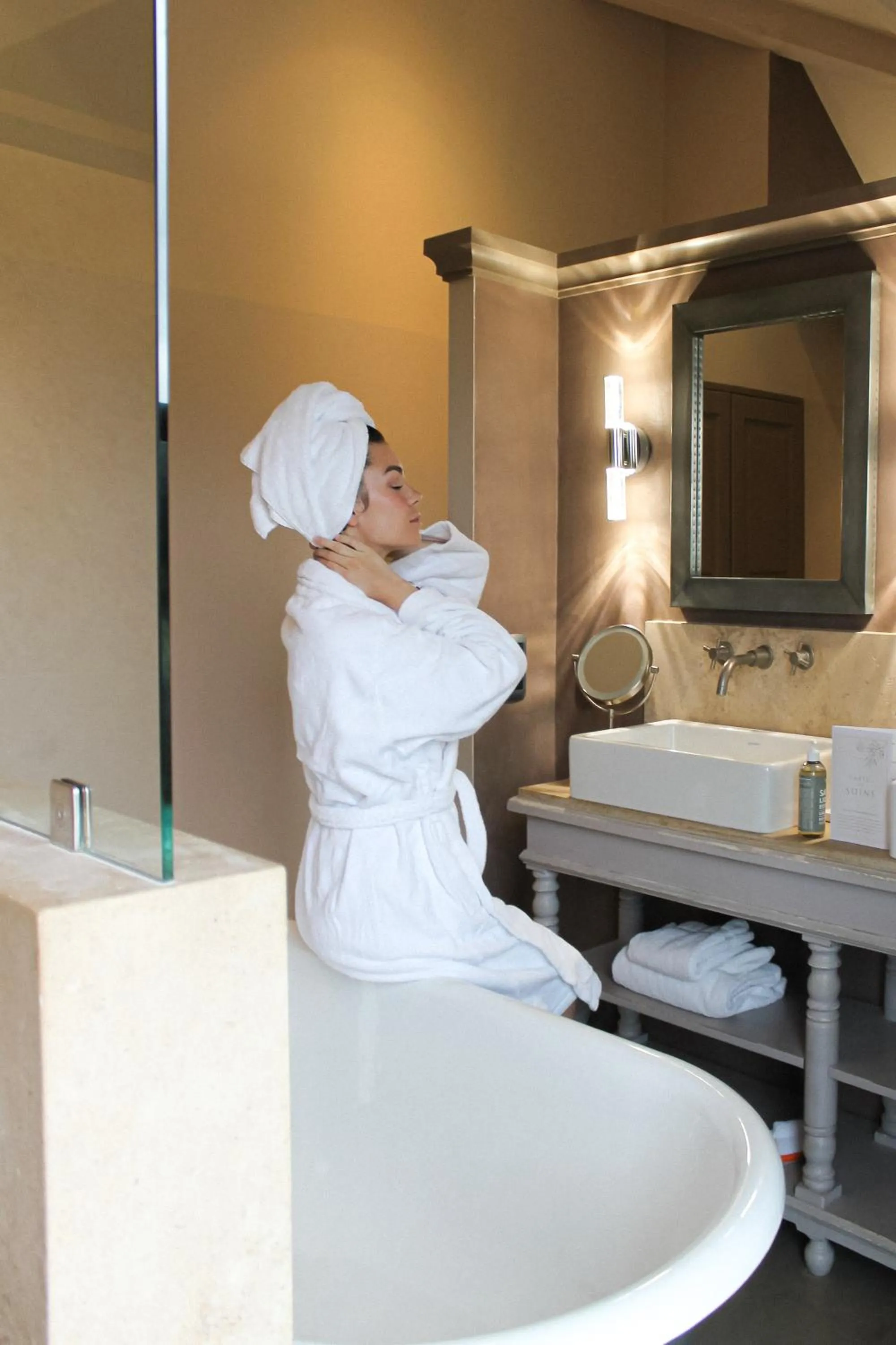 Bathroom in La Bastide Du Clos des Roses - Teritoria