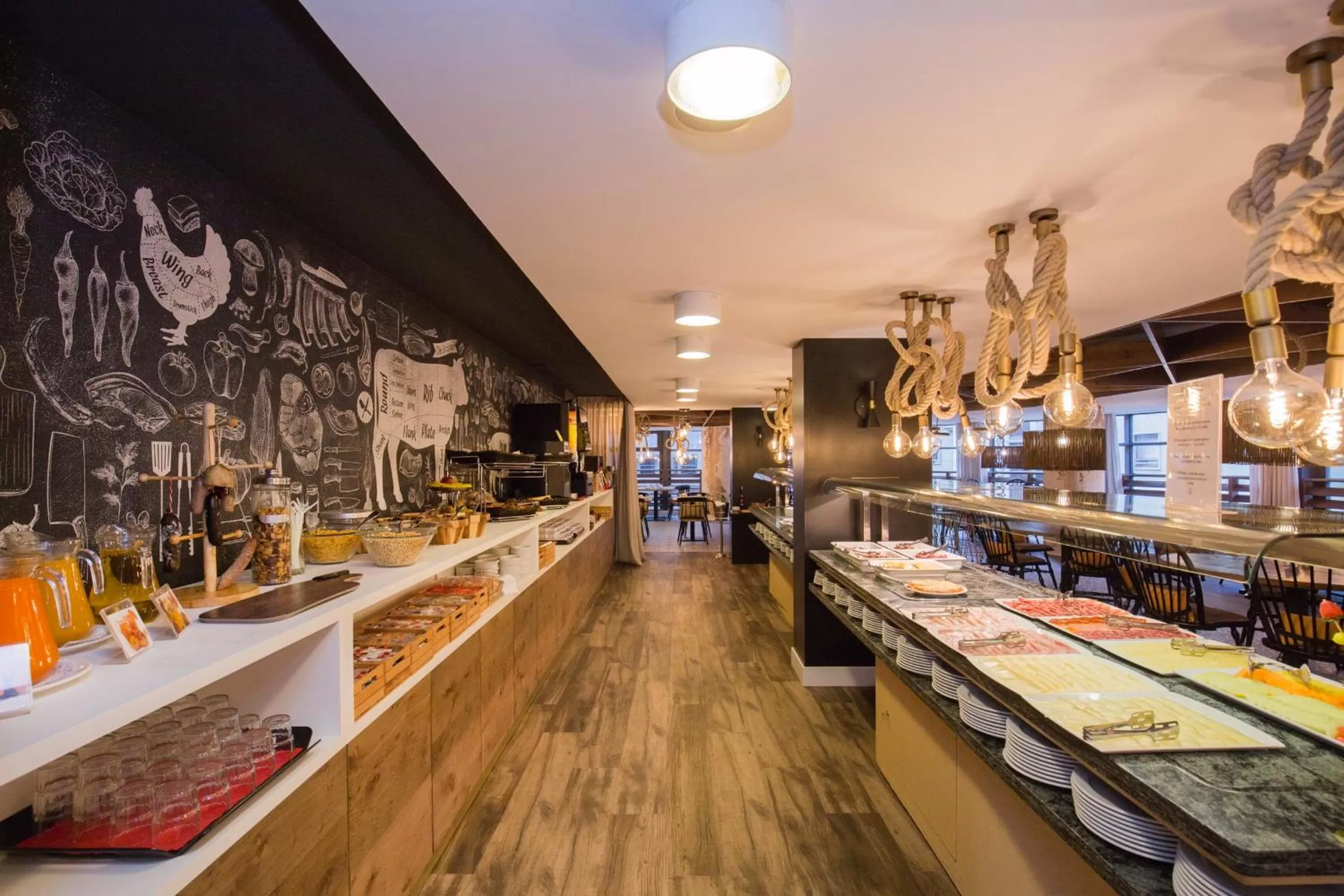 Buffet breakfast in Yomo Centric