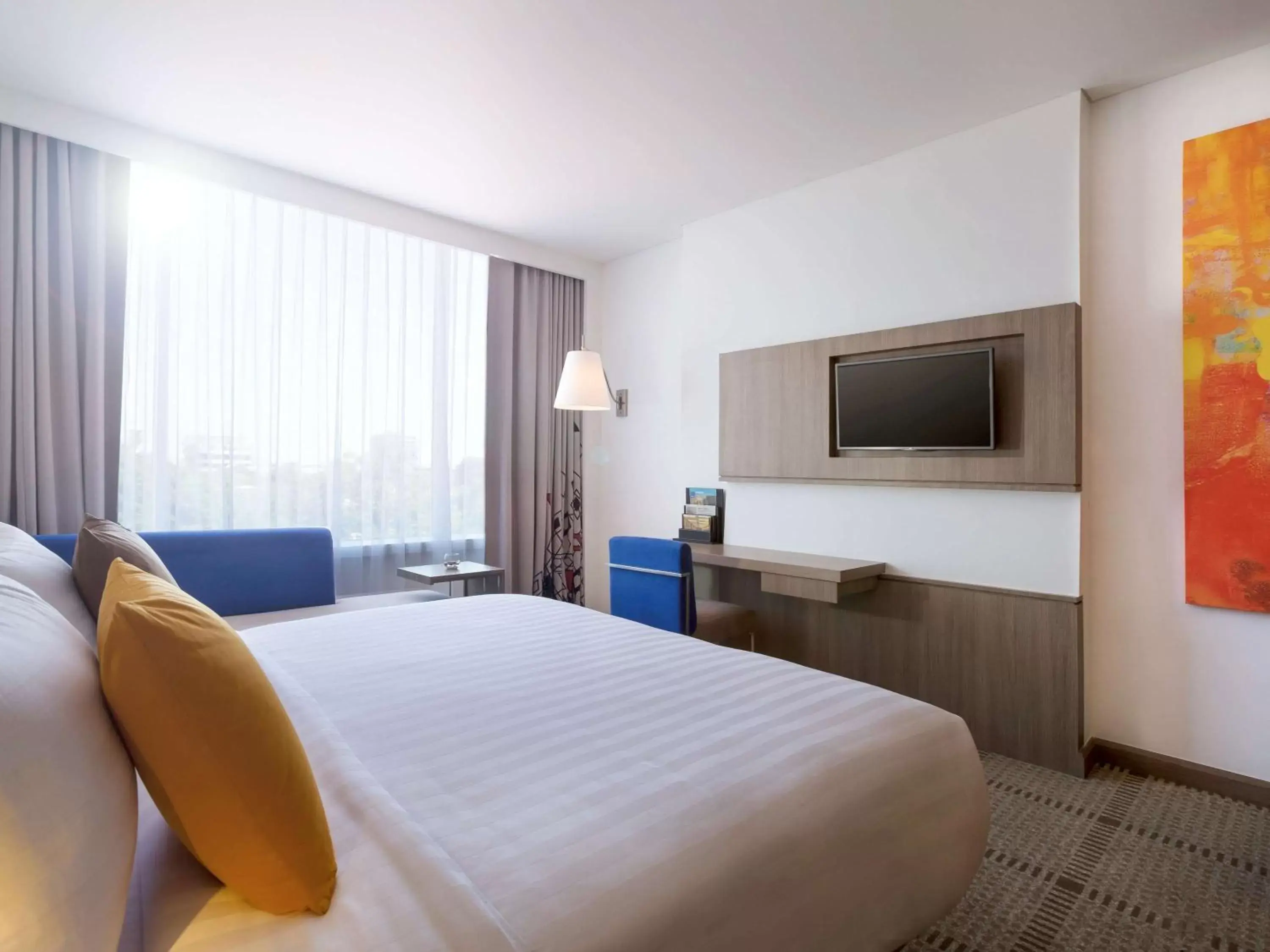 Photo of the whole room, Bed in Novotel Makassar Grand Shayla