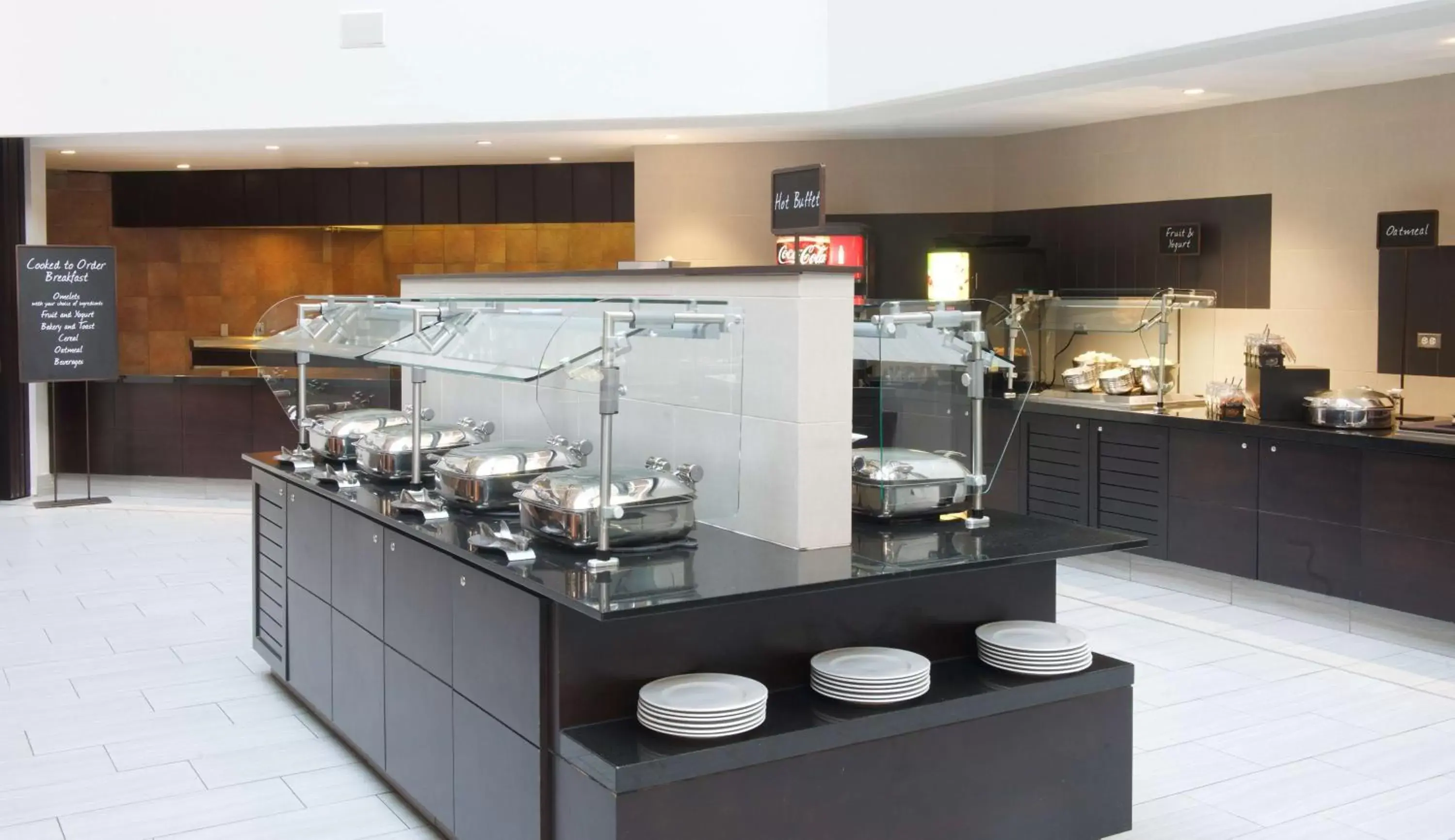 Dining area, Restaurant/Places to Eat in Embassy Suites by Hilton Denver Tech Center North