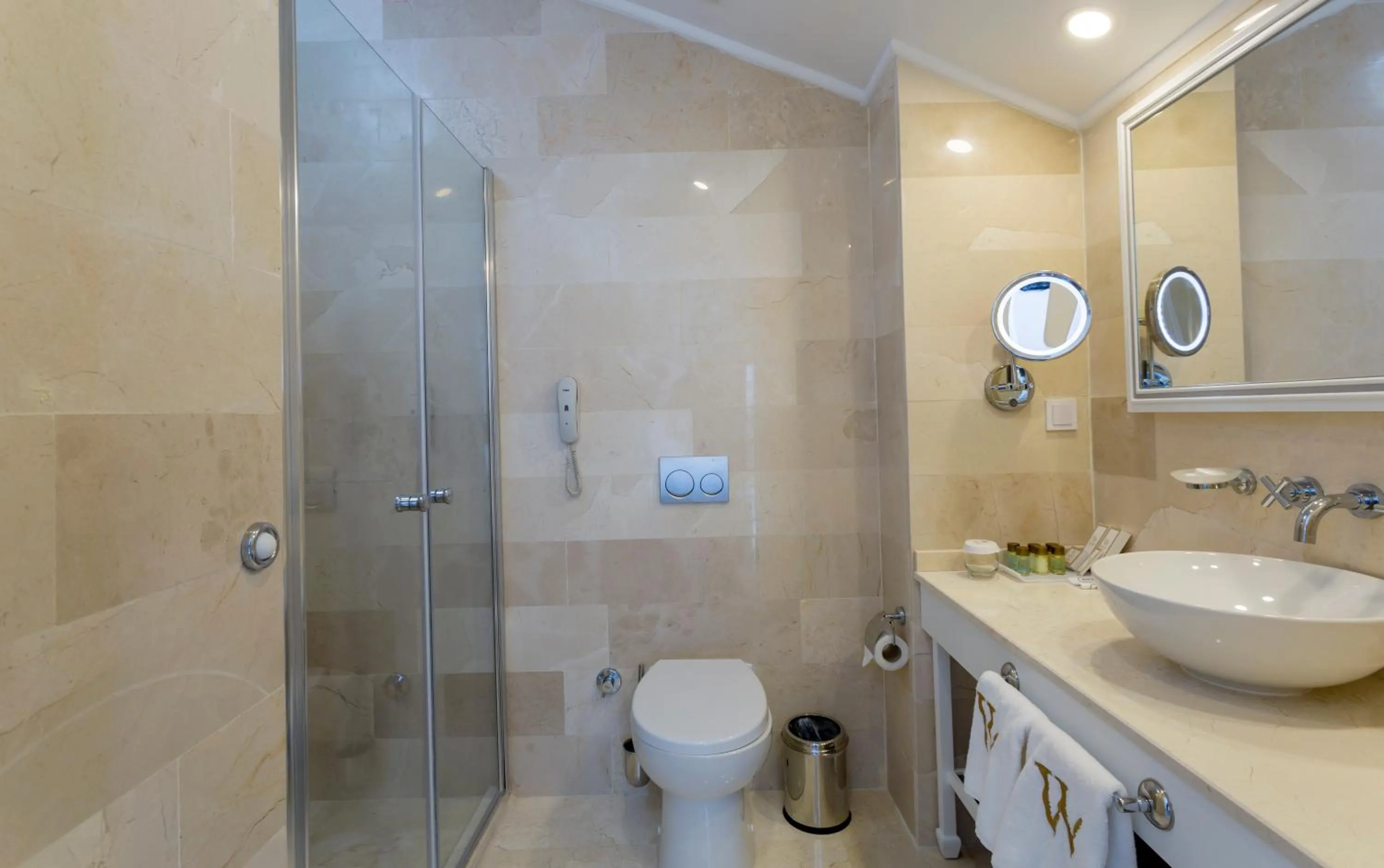 Toilet in Wise Hotel & Spa - Adults Only