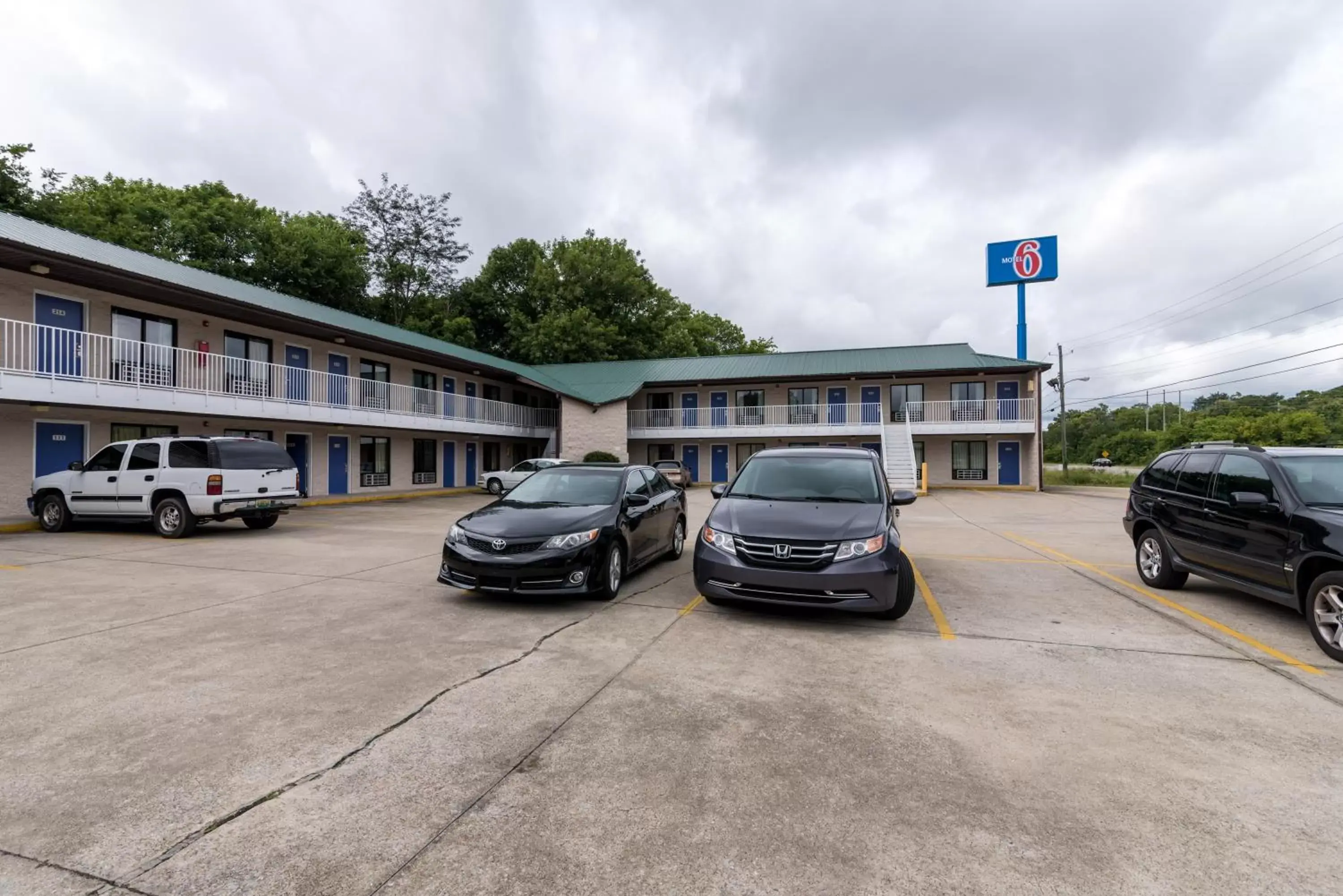 Facade/entrance, Property Building in Motel 6-Attalla, AL