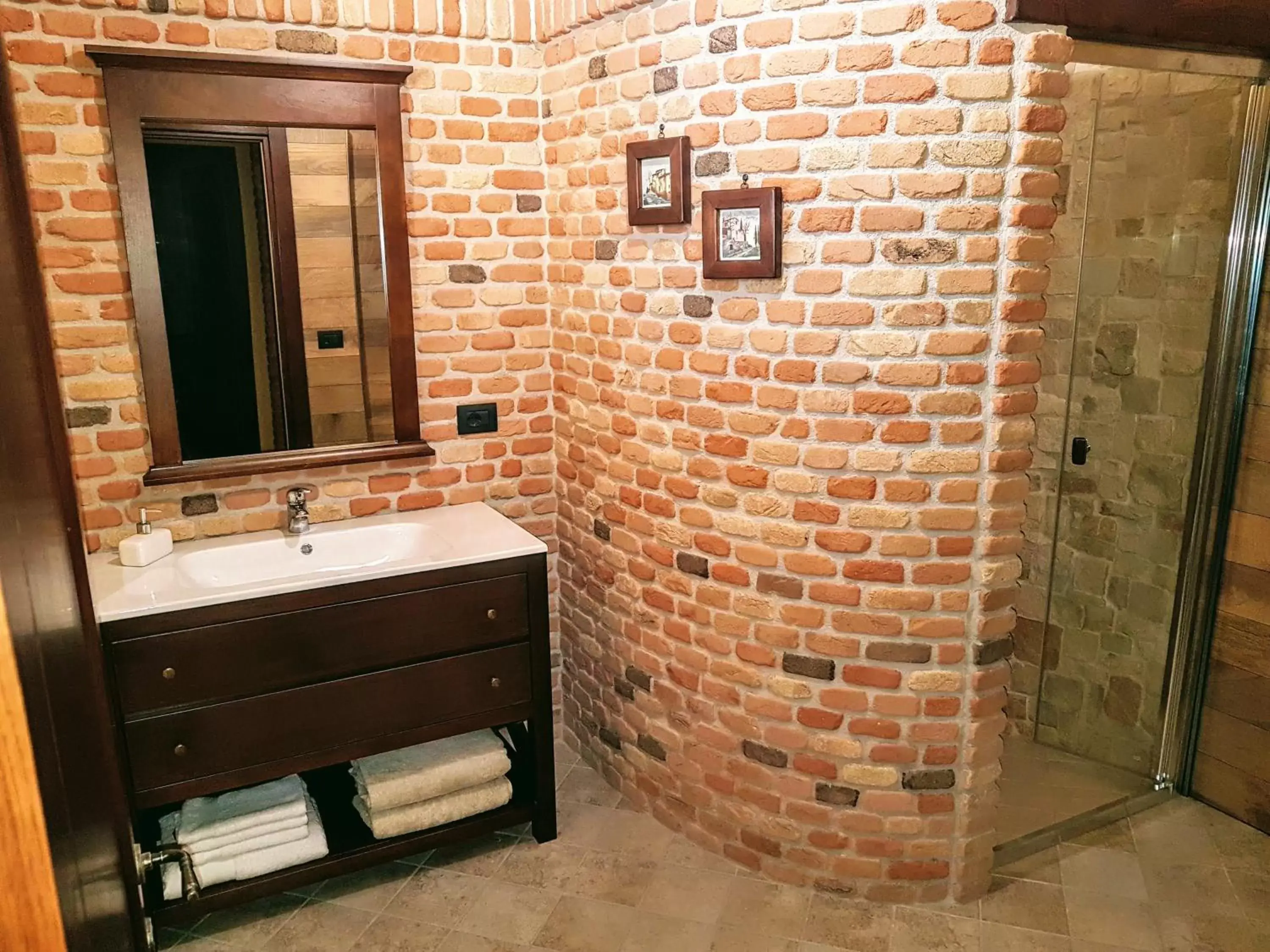 Shower, Bathroom in BORGO LUNA
