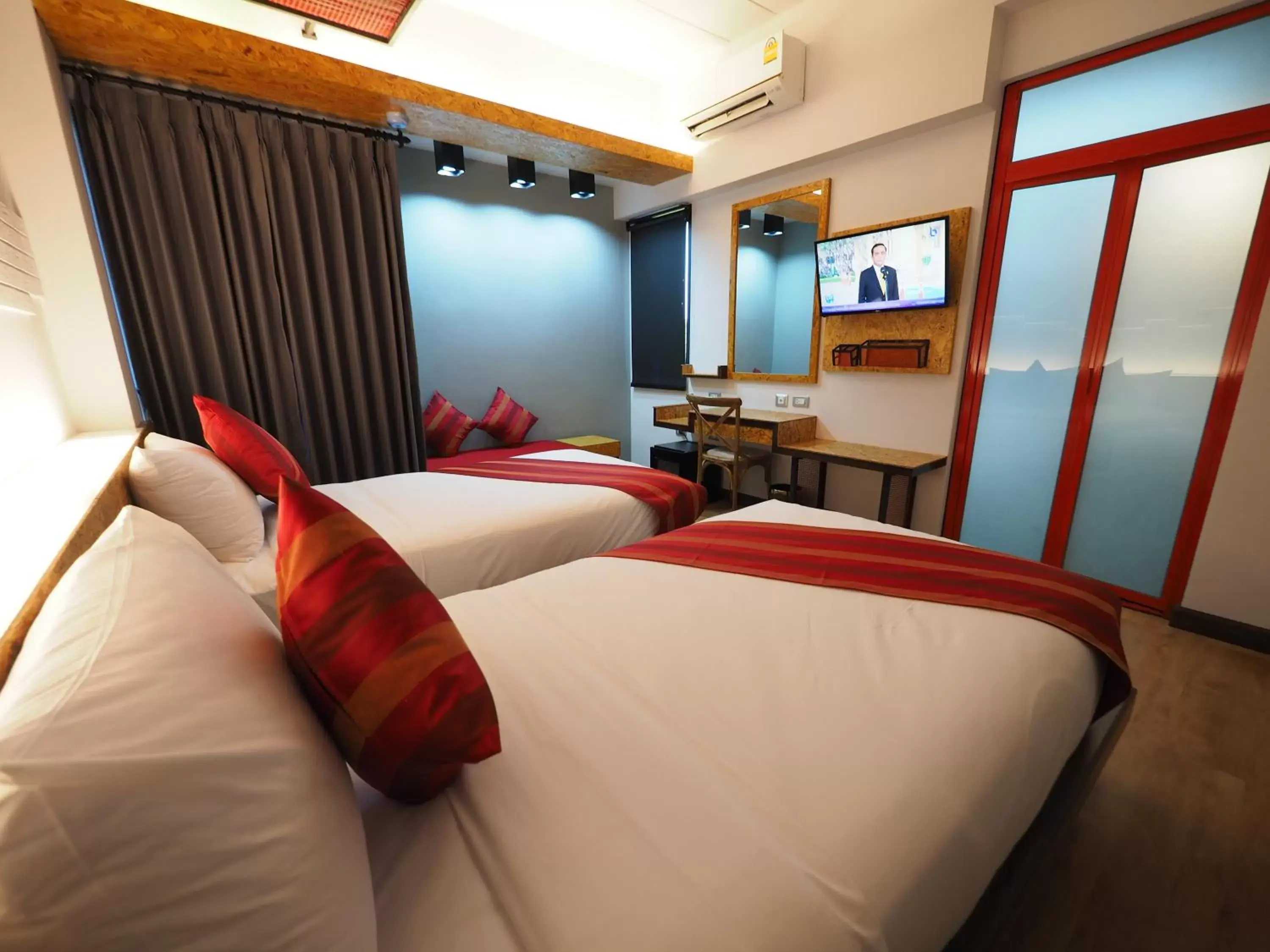 Property building, Bed in Ps Sriphu Hotel