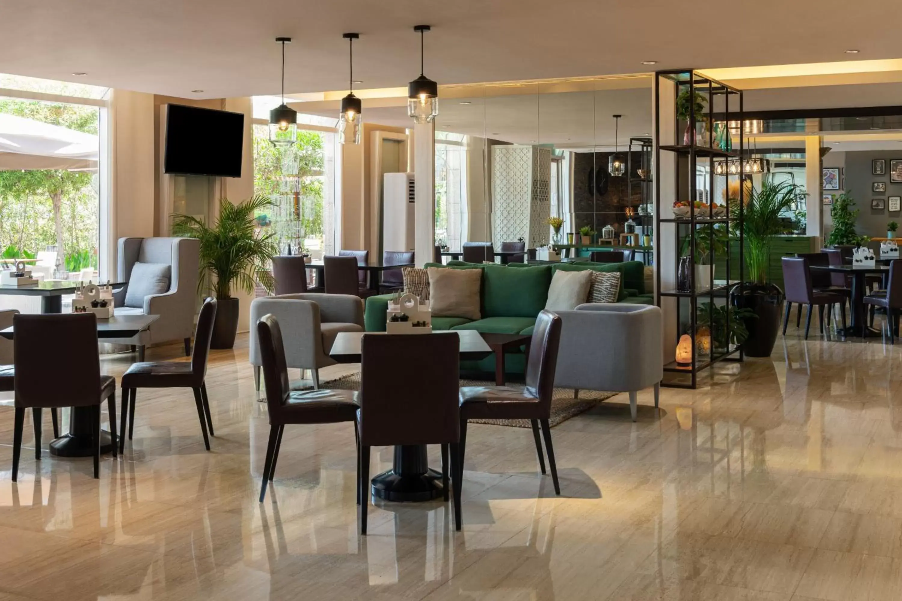 Restaurant/Places to Eat in Dubai Marriott Harbour Hotel And Suites