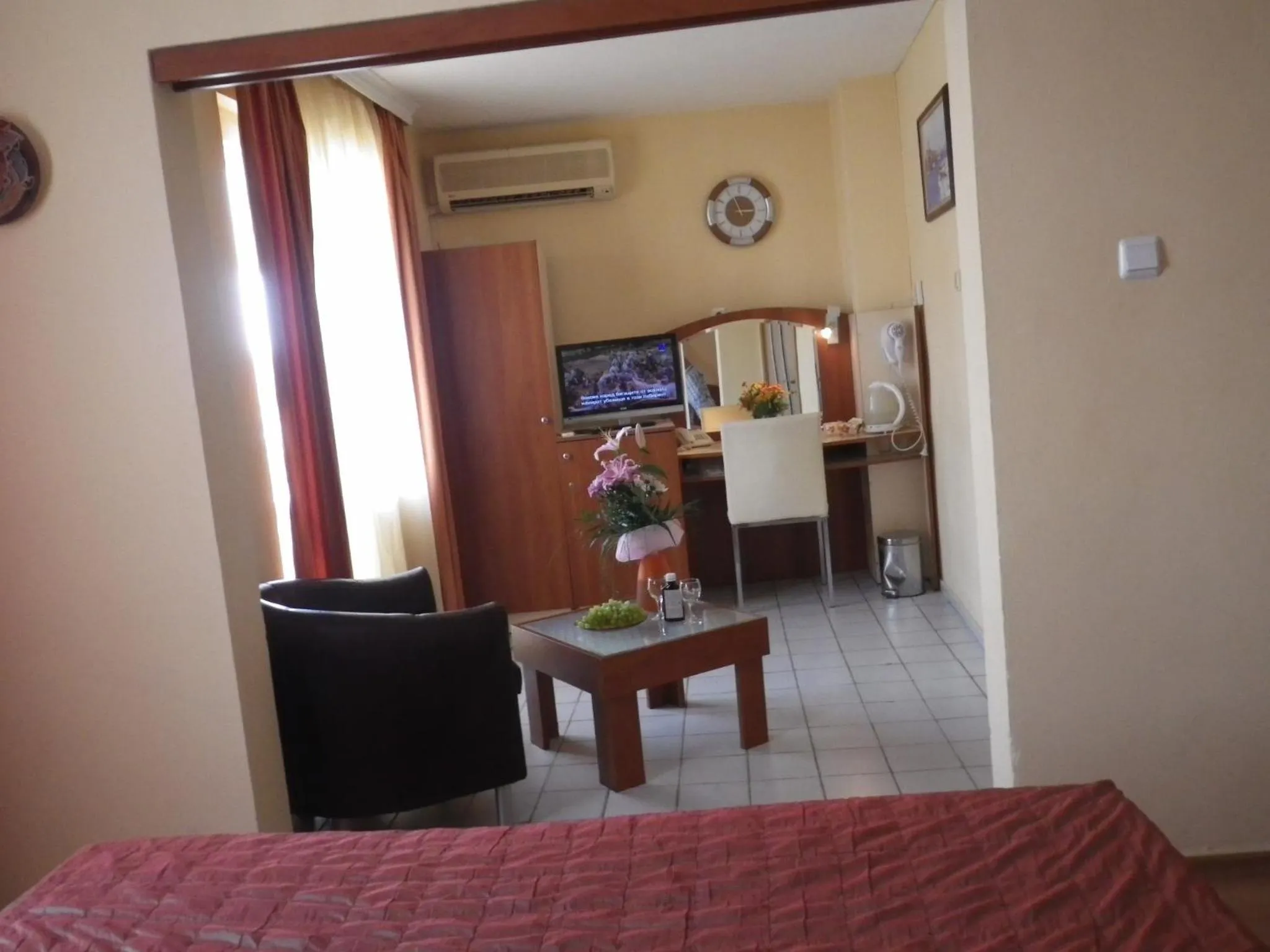 TV and multimedia, Bed in Hotel Palitra