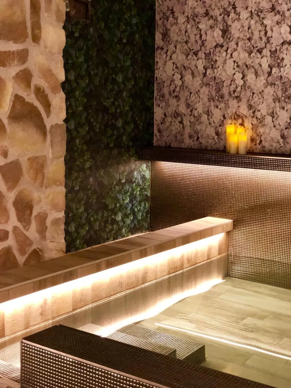 Hot Tub in Hotel Il Guercino