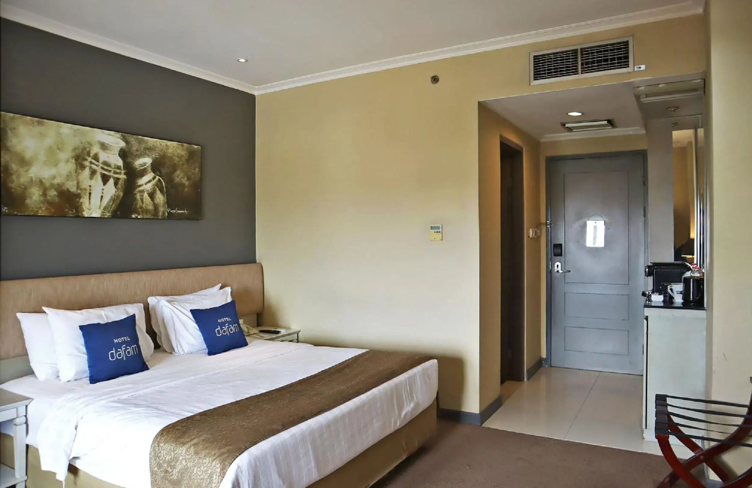 Bedroom, Bed in Hotel Dafam Semarang