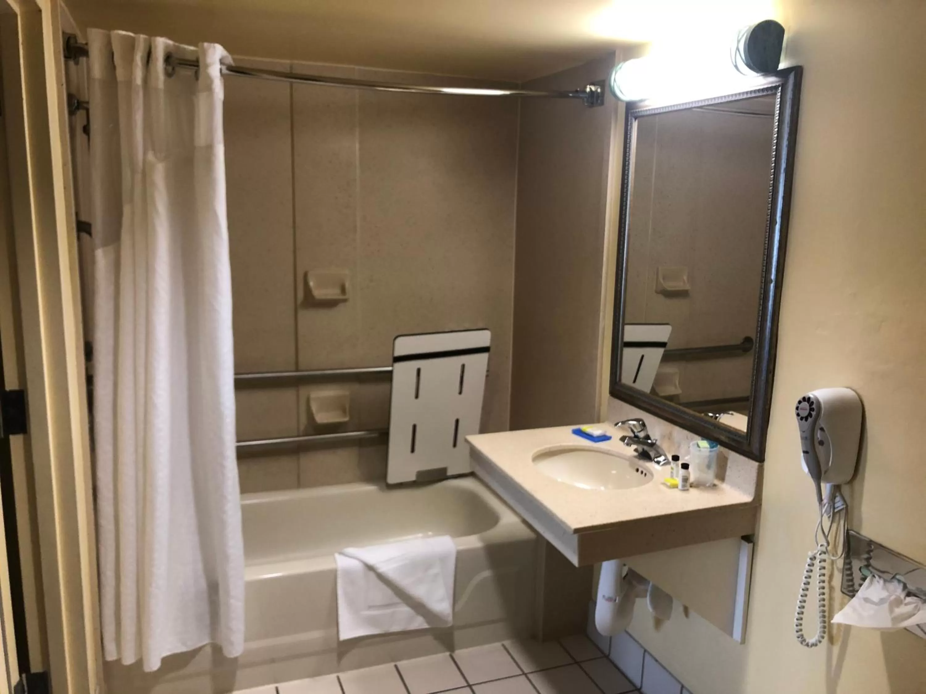 Room Selected at Check-In in Holiday Inn Express and Suites Fort Lauderdale Airport West, an IHG Hotel