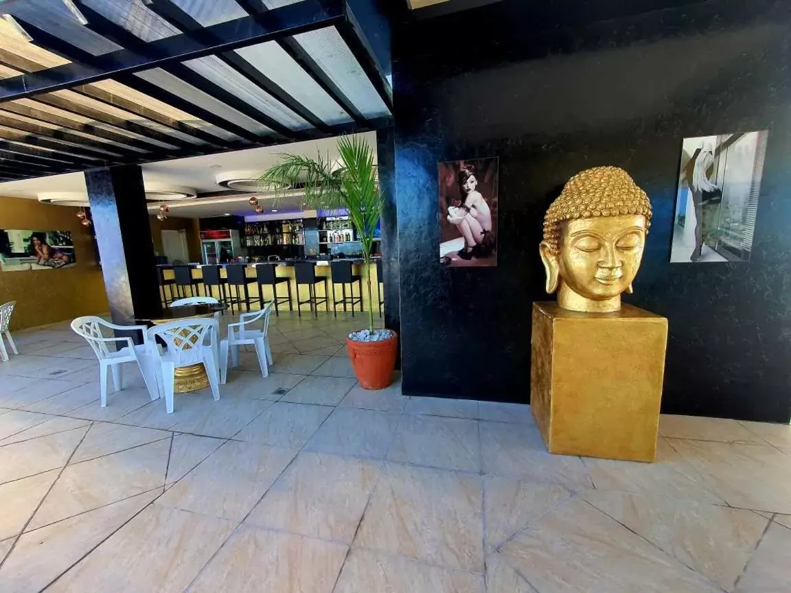Restaurant/places to eat in Kandi Palace Restaurant/places to eat in Kandi Palace