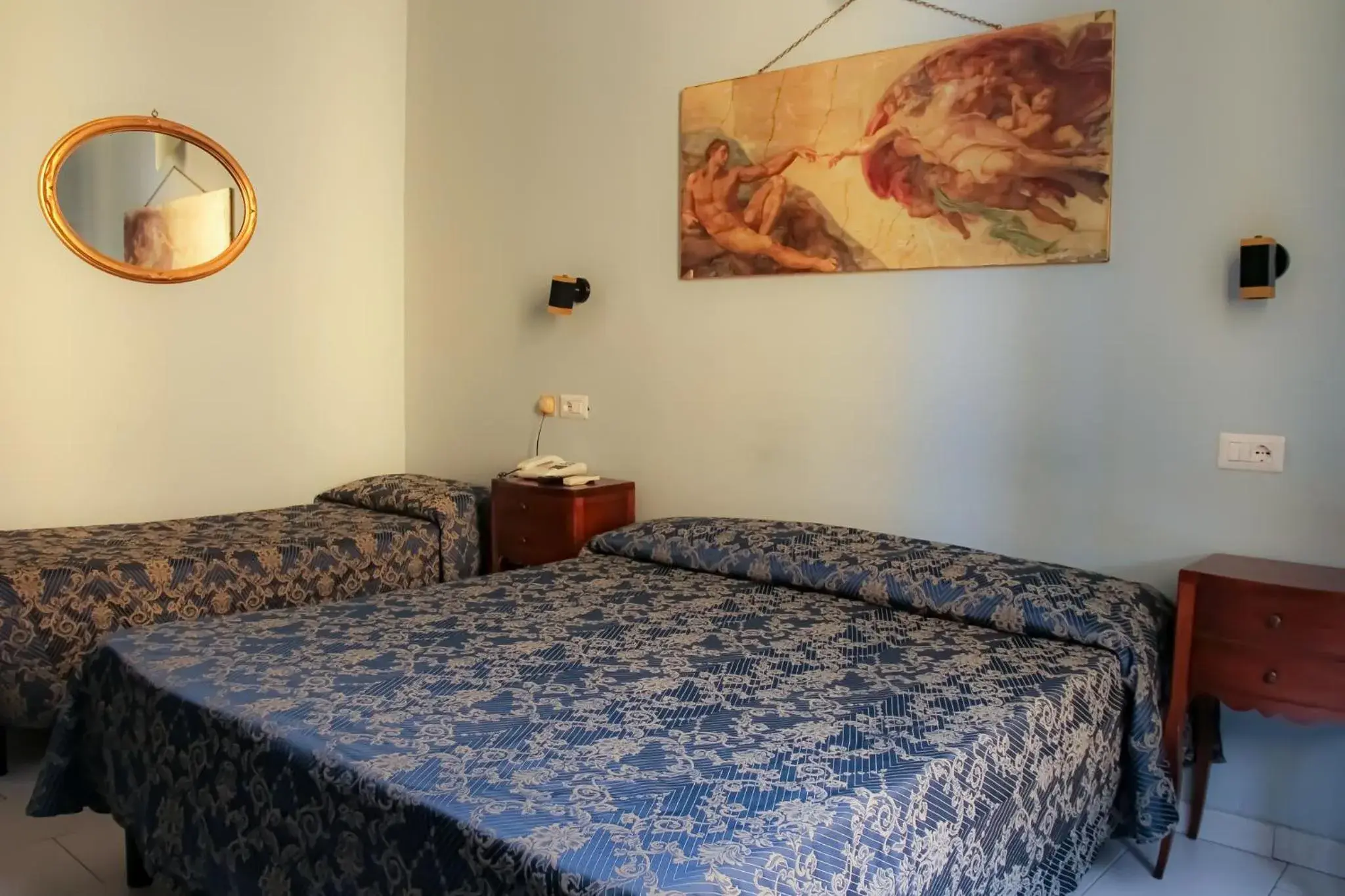 Bedroom, Bed in Hotel Lombardi