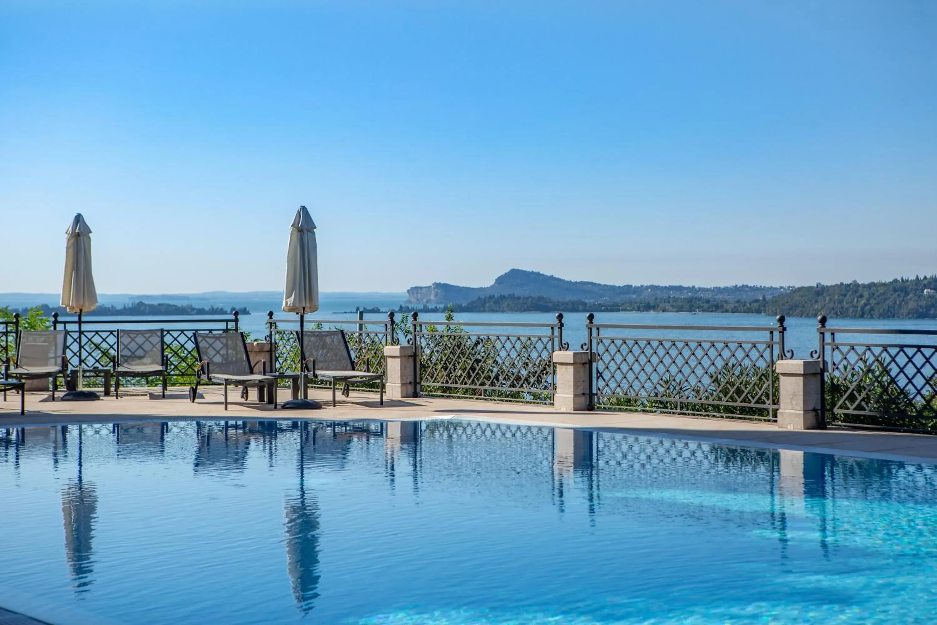 Swimming Pool in Hotel Villa Del Sogno