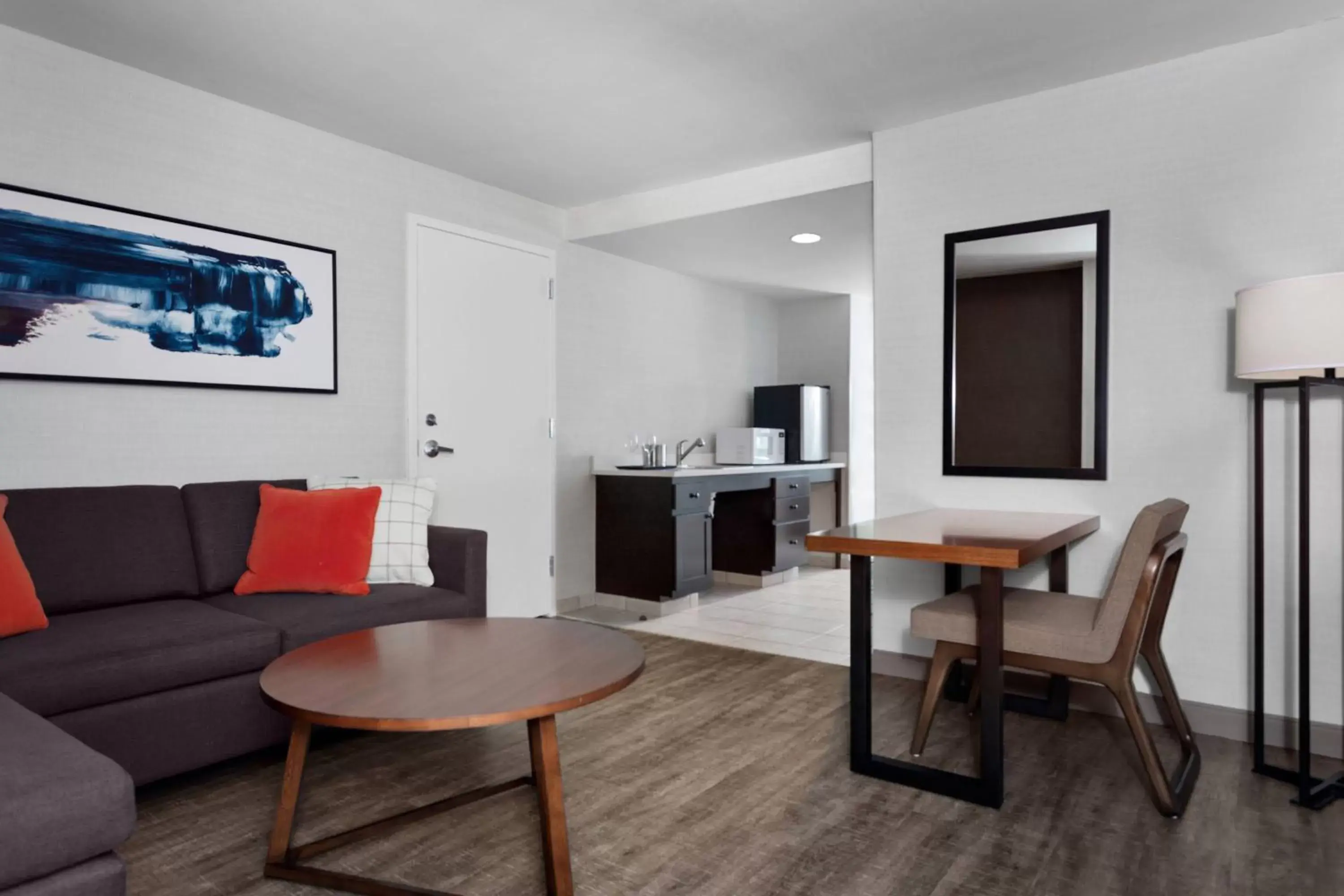 Living room, Seating Area in Delta Hotels by Marriott Burlington