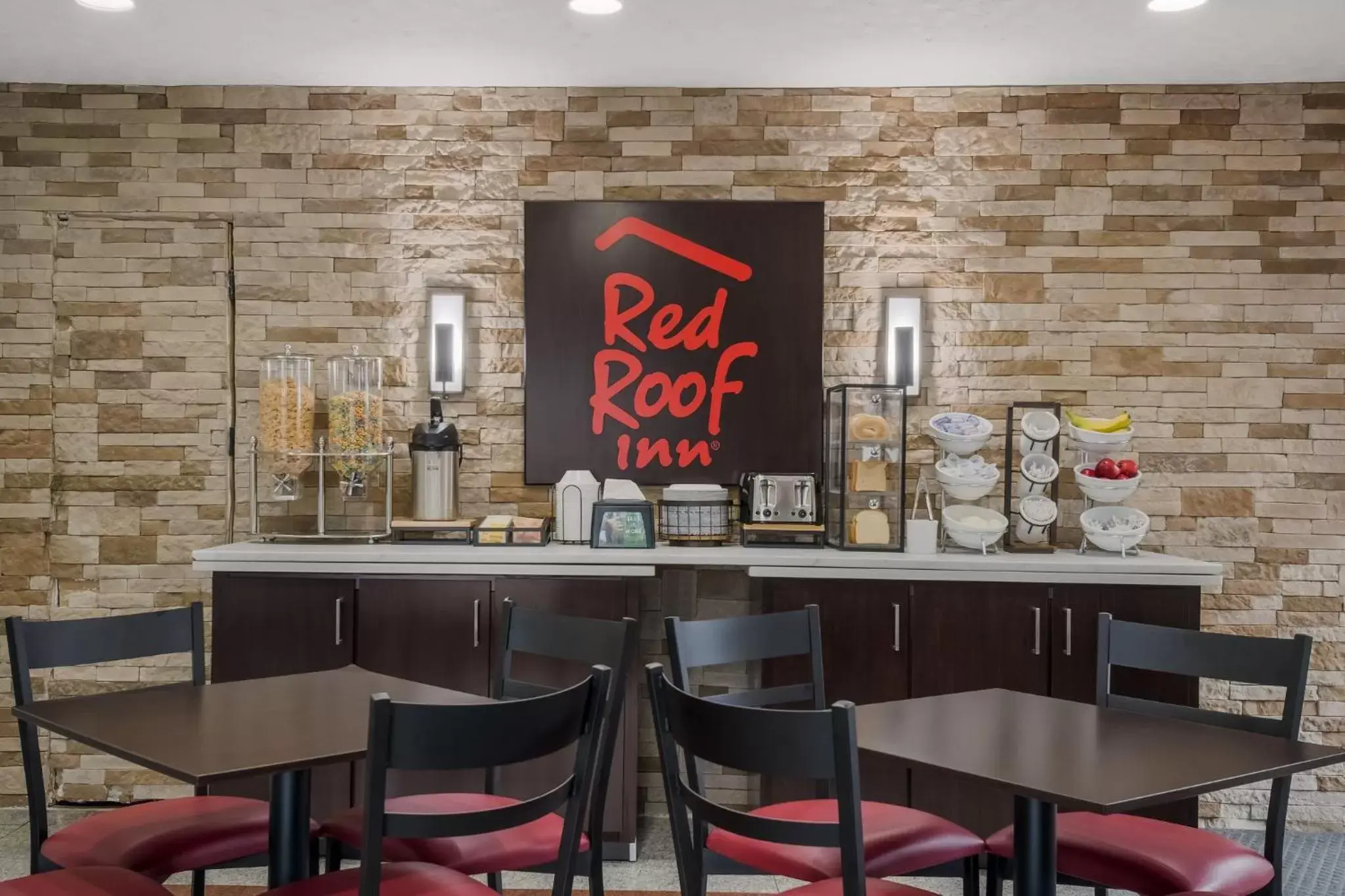 Breakfast, Restaurant/Places to Eat in Red Roof Inn Crossville