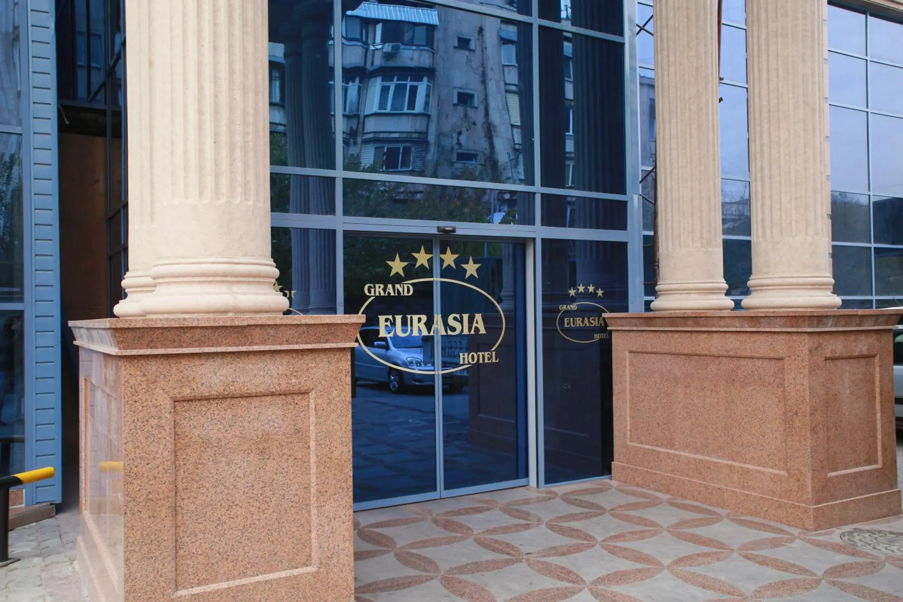 Facade/entrance in Grand Hotel Eurasia