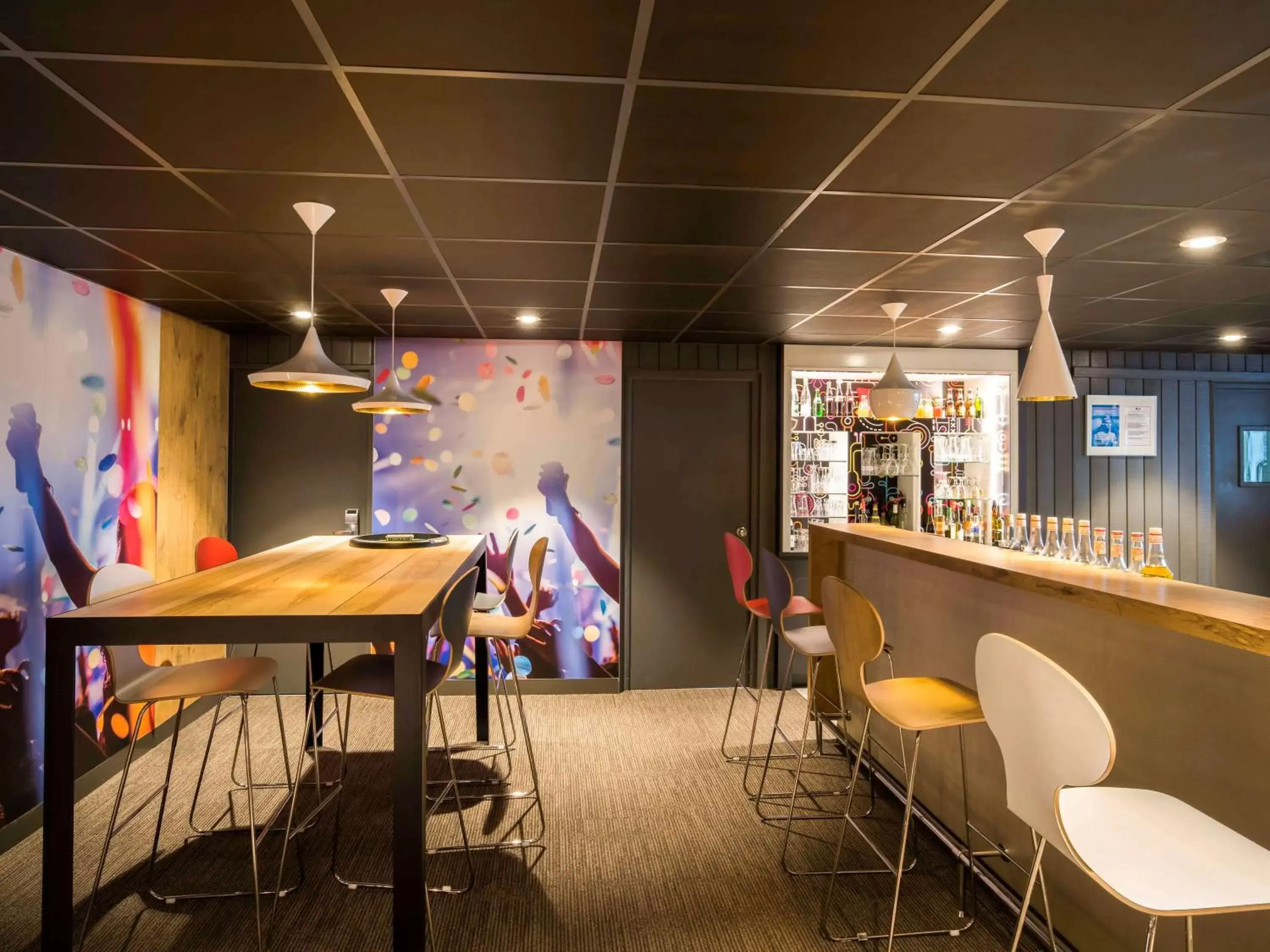 Lounge or bar in ibis Boulogne sur Mer Centre les Ports