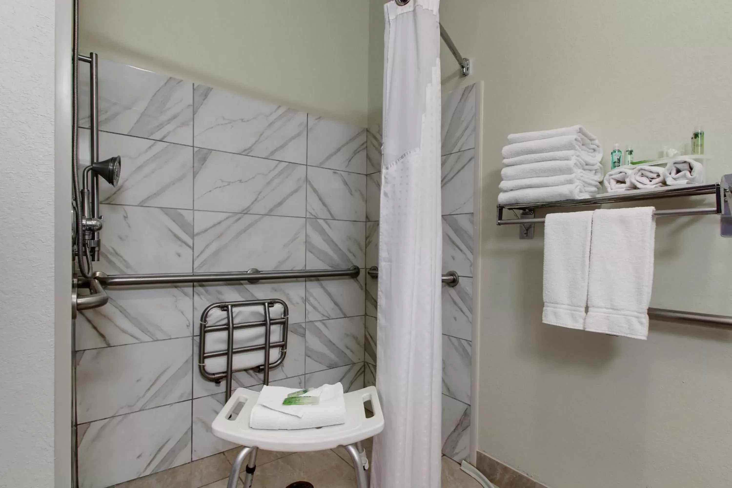 Bathroom in Baymont by Wyndham Kirksville University Area