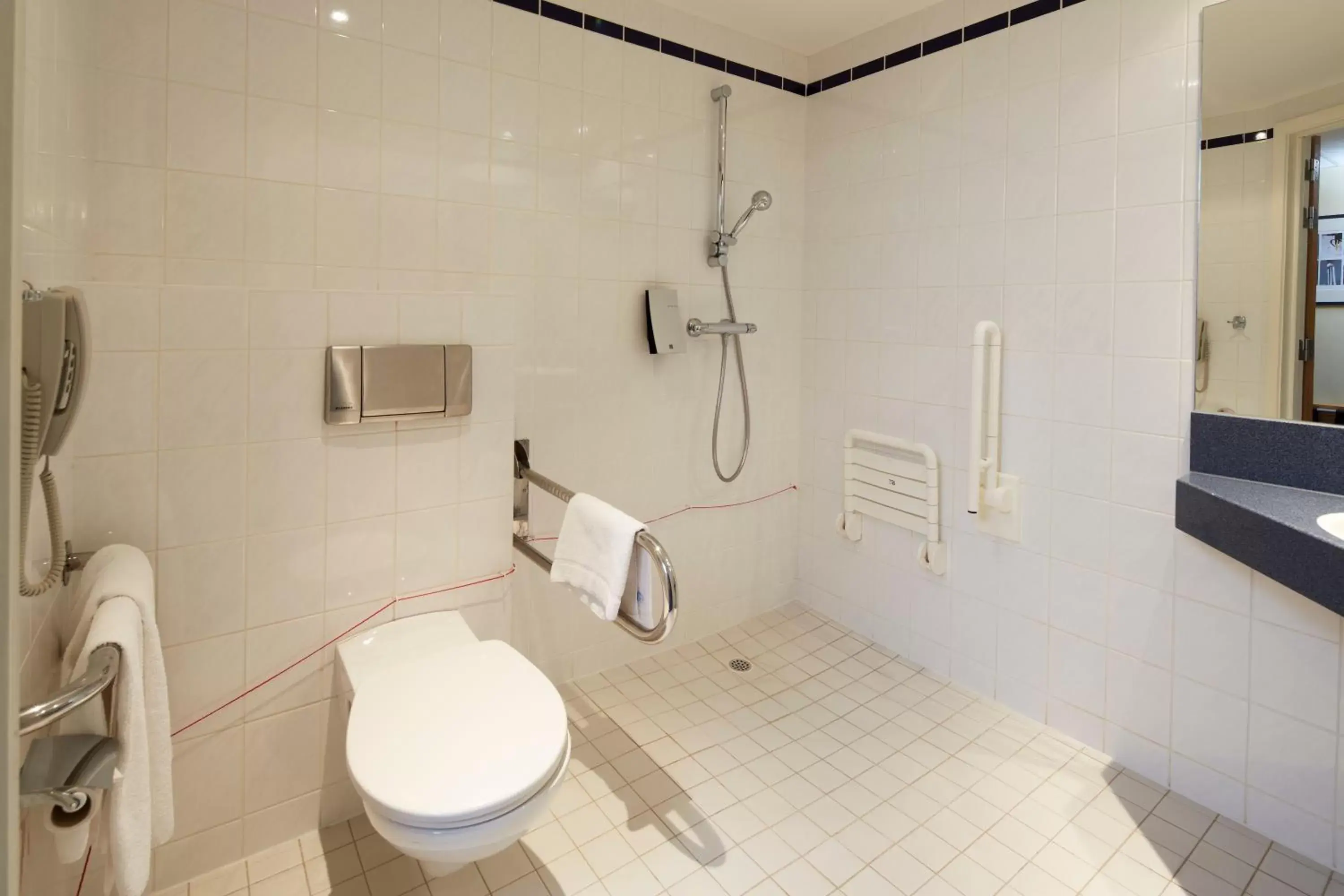 Bathroom in Holiday Inn Express Hasselt, an IHG Hotel