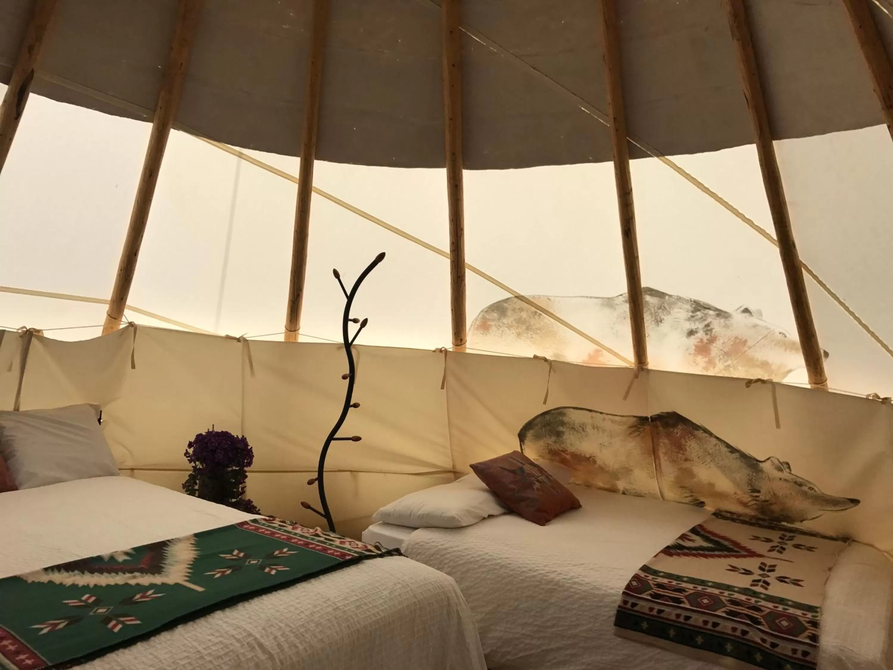 Bed in Olancha RV Park and Motel