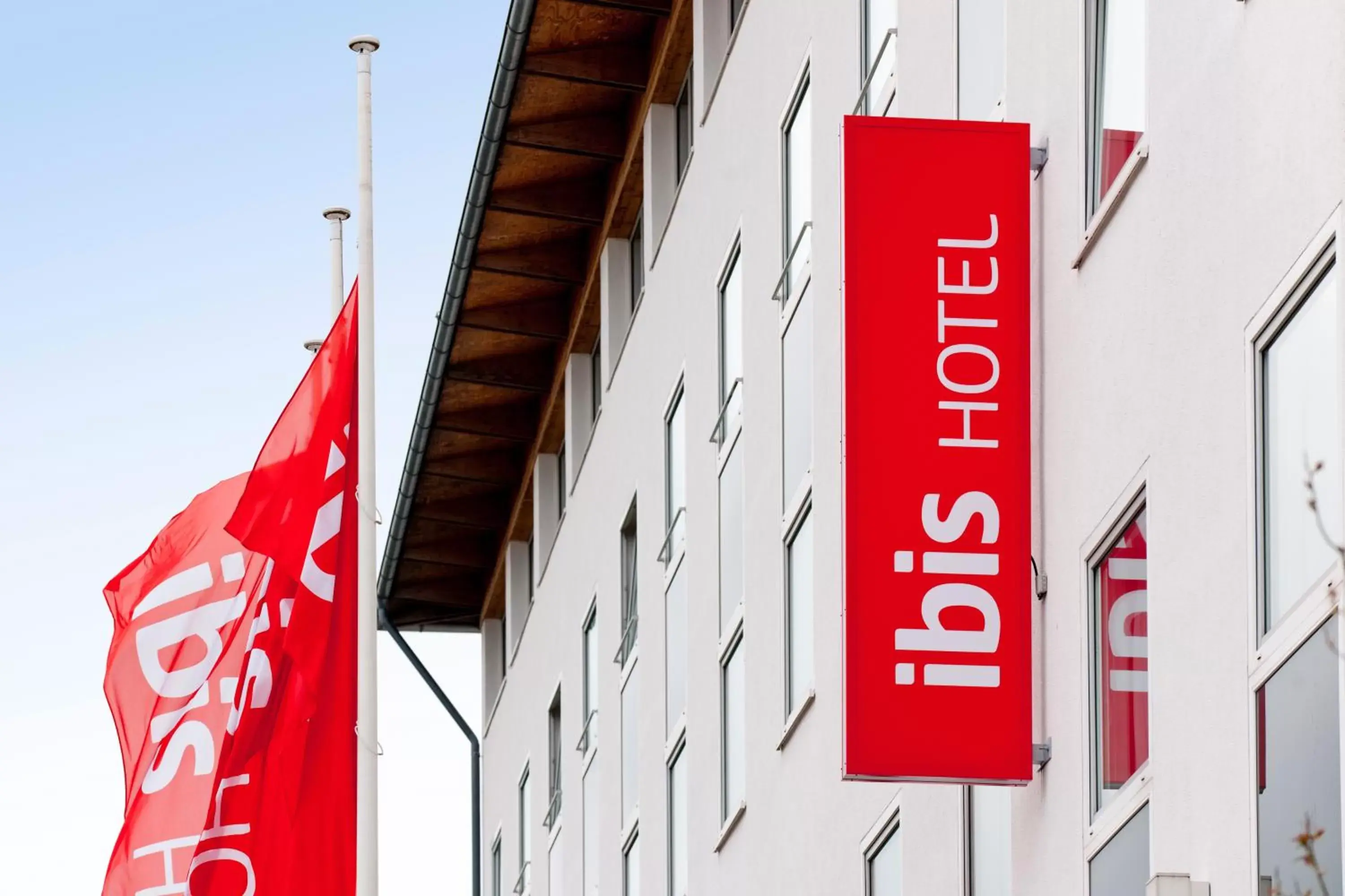 Facade/entrance, Property Logo/Sign in ibis Hotel München Garching