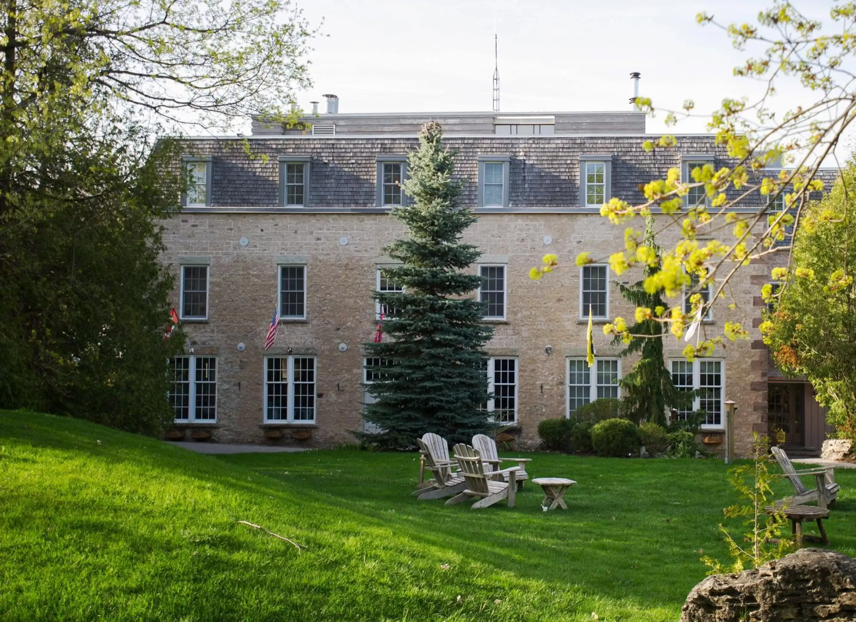 Facade/entrance, Property Building in Millcroft Inn & Spa