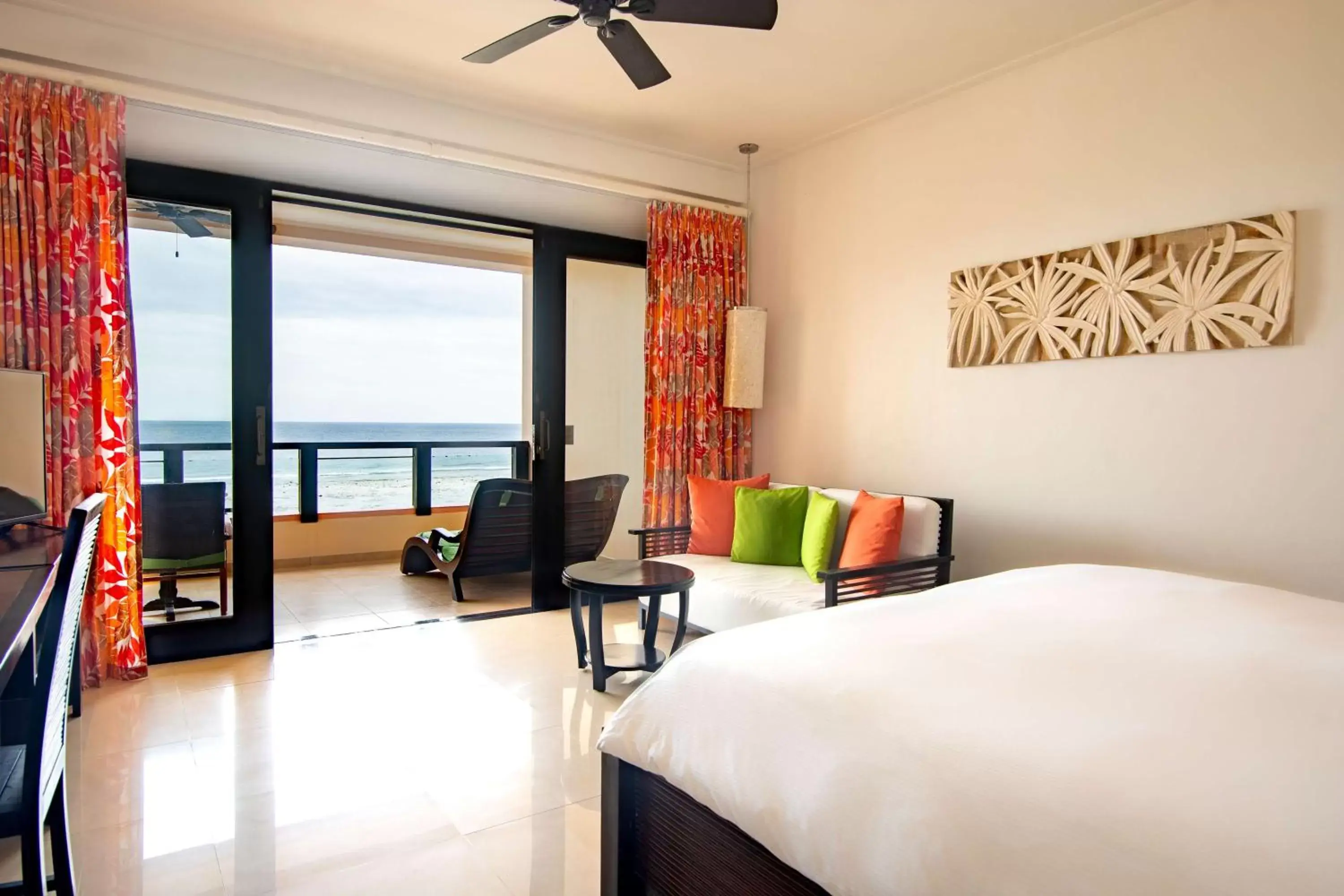 Bed in DoubleTree by Hilton Seychelles Allamanda Resort & Spa