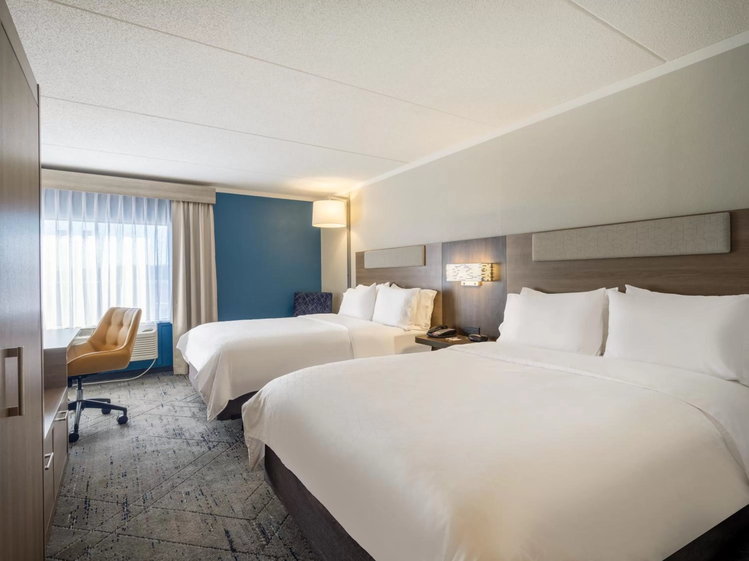 Photo of the whole room, Bed in Holiday Inn Express & Suites Greensboro - I-40 atWendover by IHG