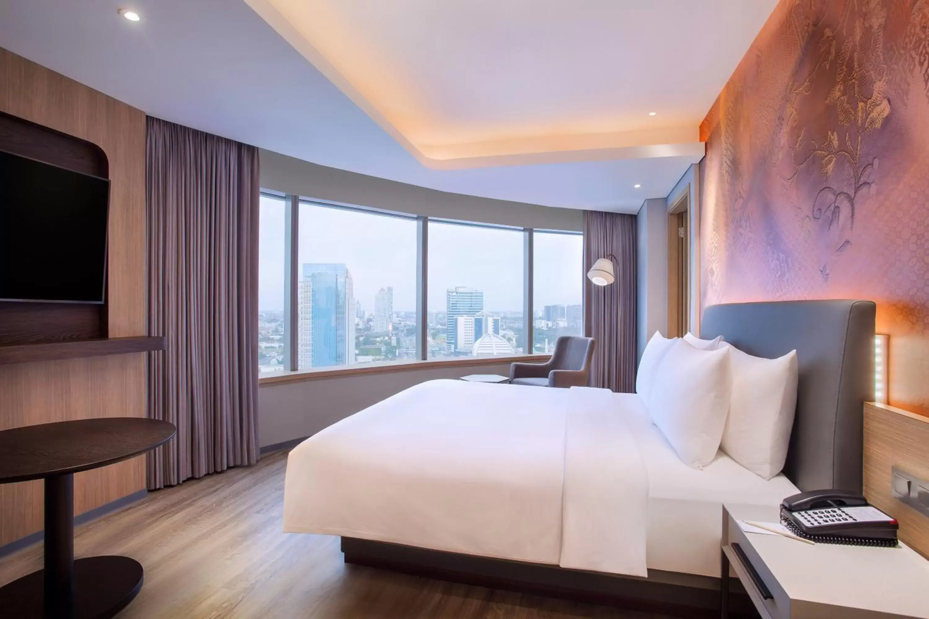 Bed in Mercure Jakarta Gatot Subroto