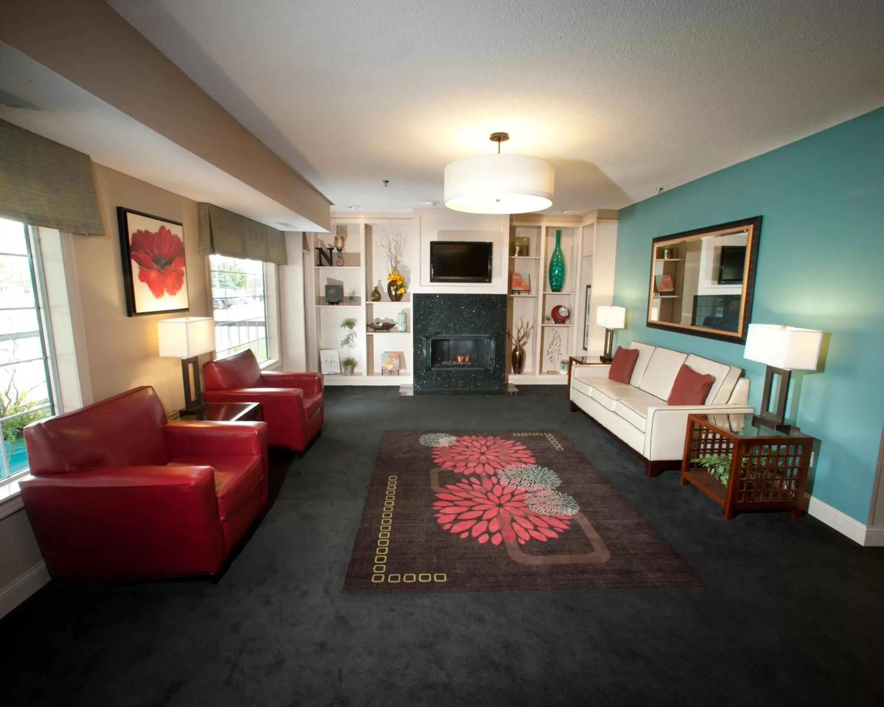 Lobby or reception, Lounge/Bar in Northfield Inn Suites and Conference Center