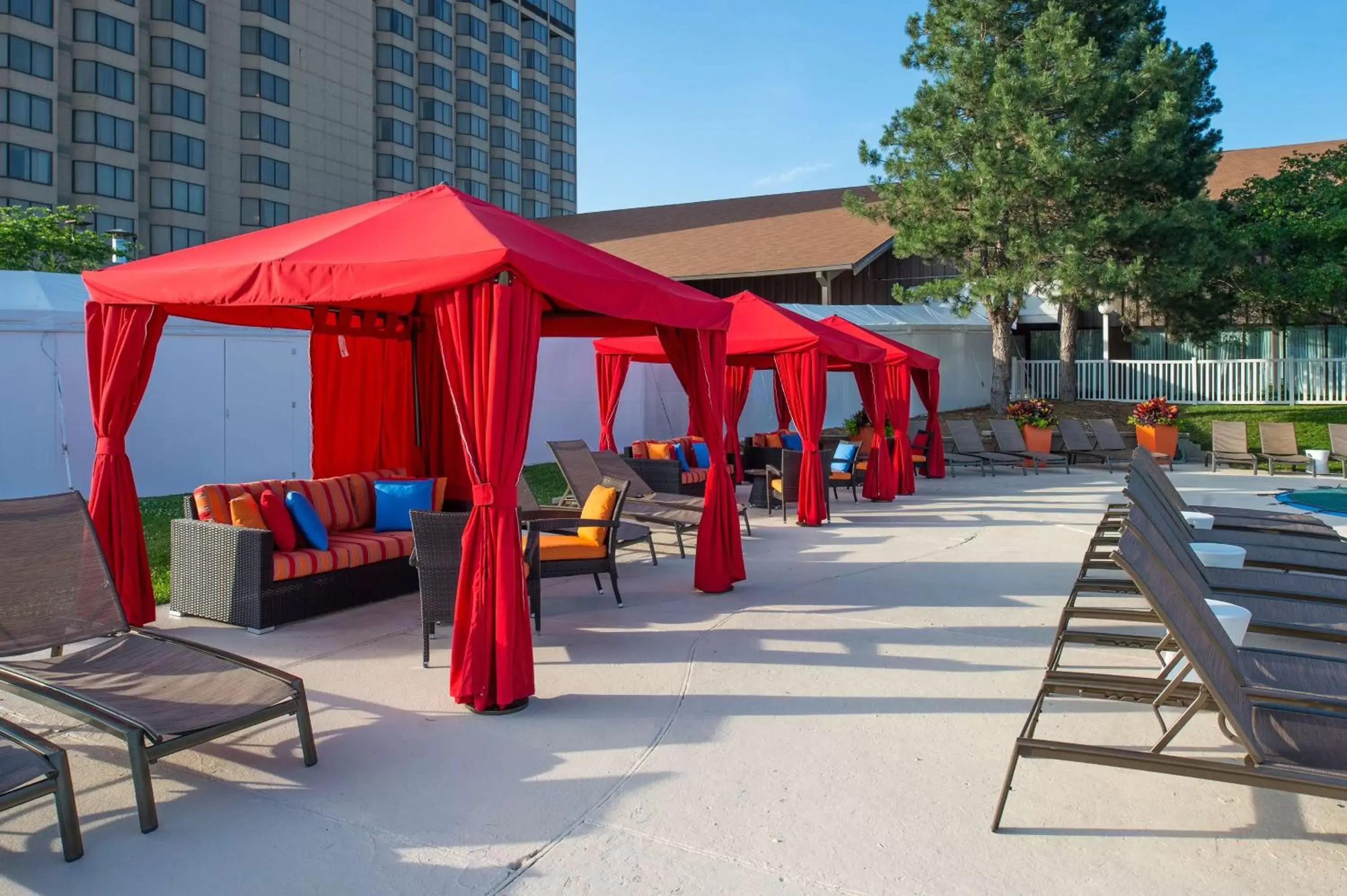 Pool view in DoubleTree by Hilton Hotel St. Louis - Chesterfield