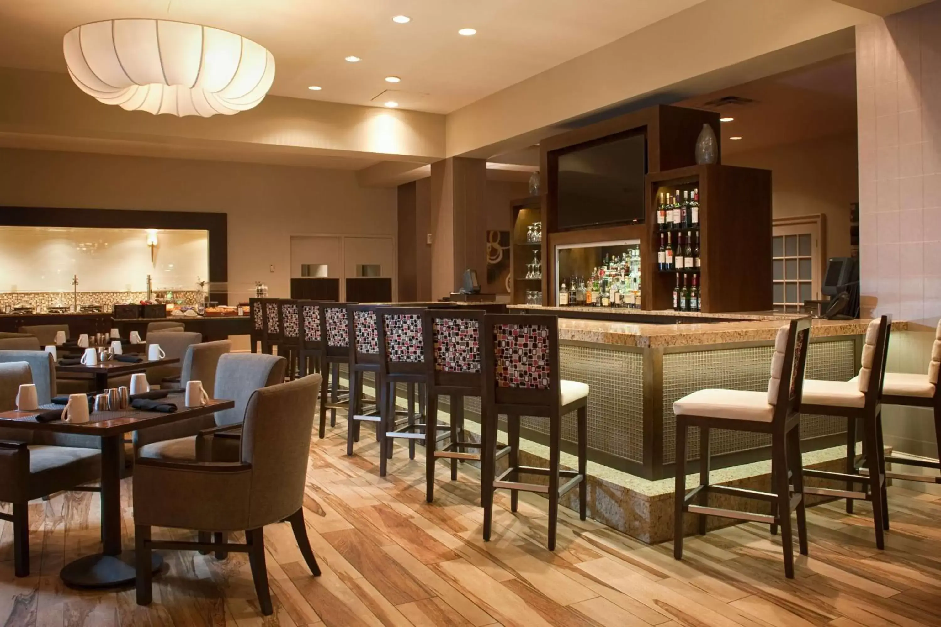 Lounge or bar, Restaurant/Places to Eat in Hilton Atlanta Northeast
