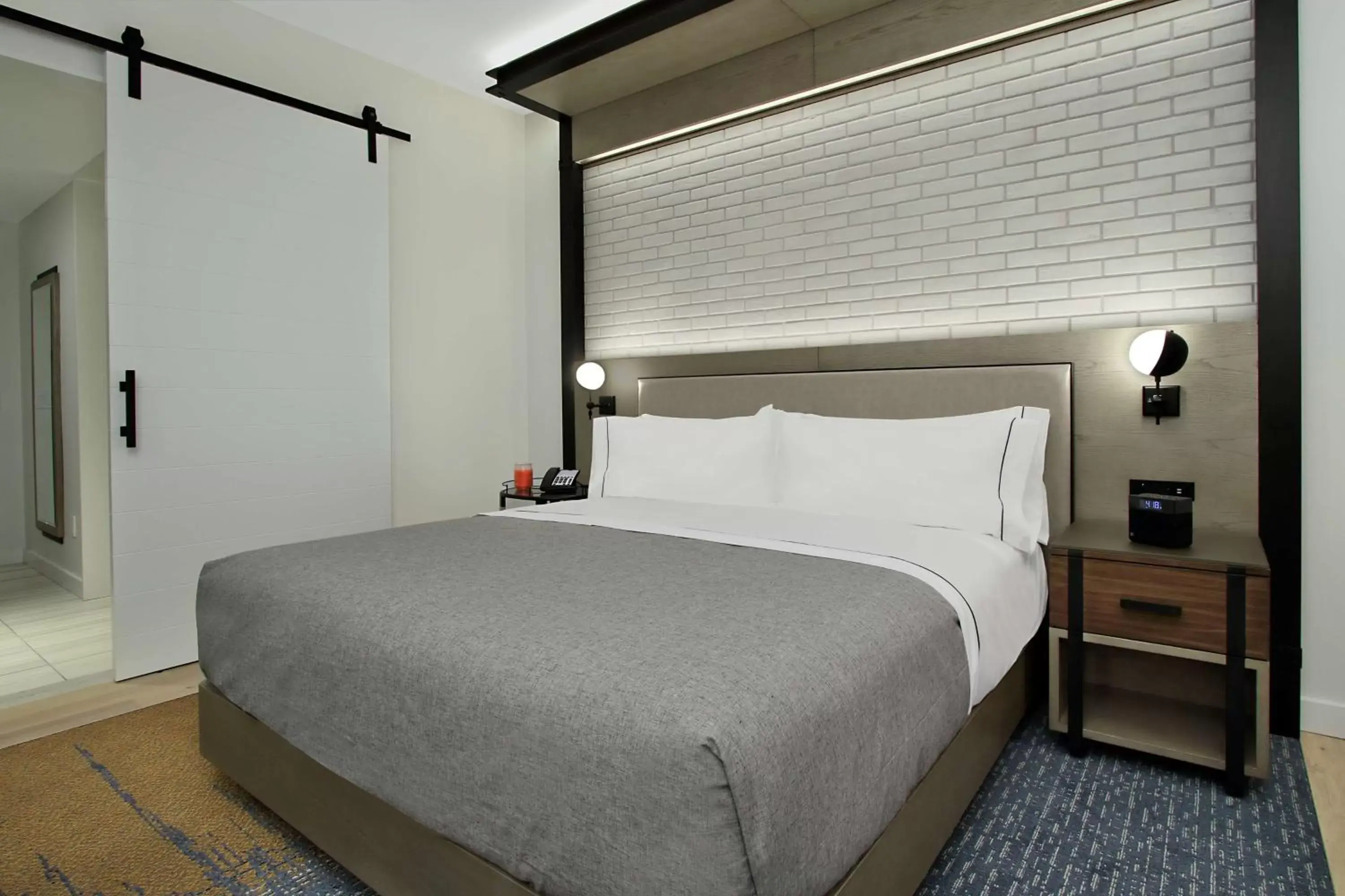 King Room - Hearing Access in Canopy By Hilton Columbus Downtown Short North King Room - Hearing Access in Canopy By Hilton Columbus Downtown Short North