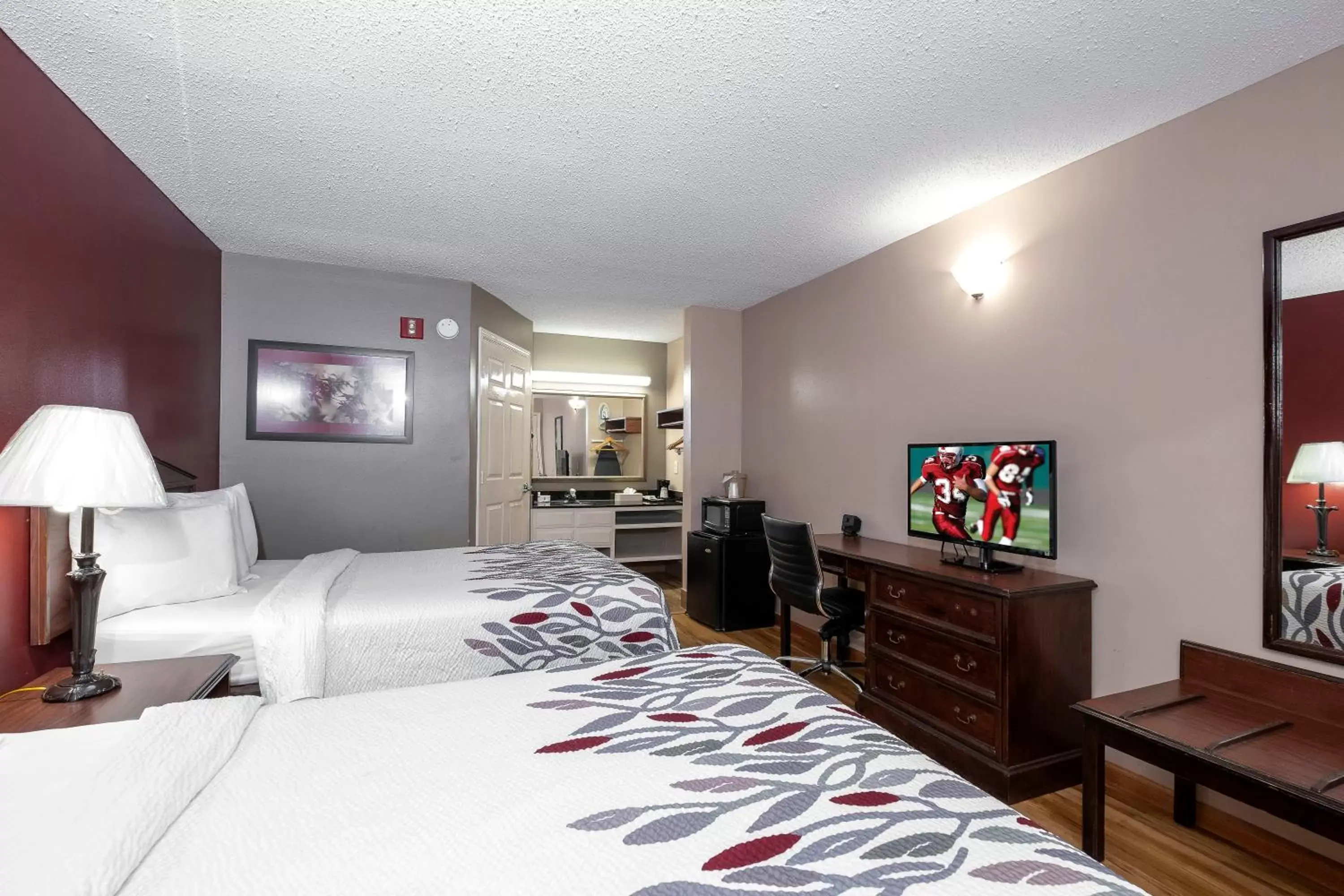 Photo of the whole room, Room Photo in Red Roof Inn & Suites Wilson