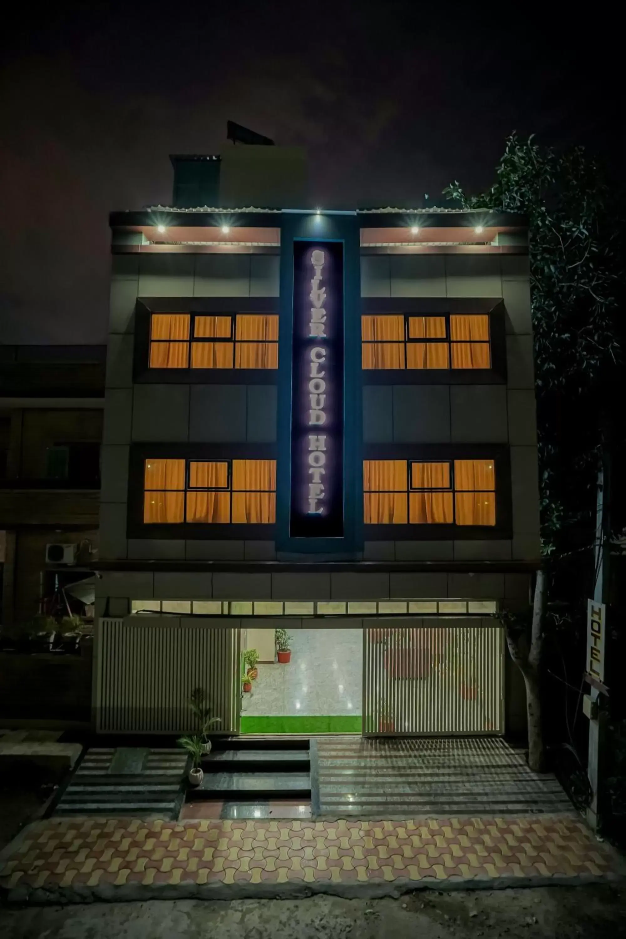 Property building in Hotel Silver Cloud Property building in Hotel Silver Cloud