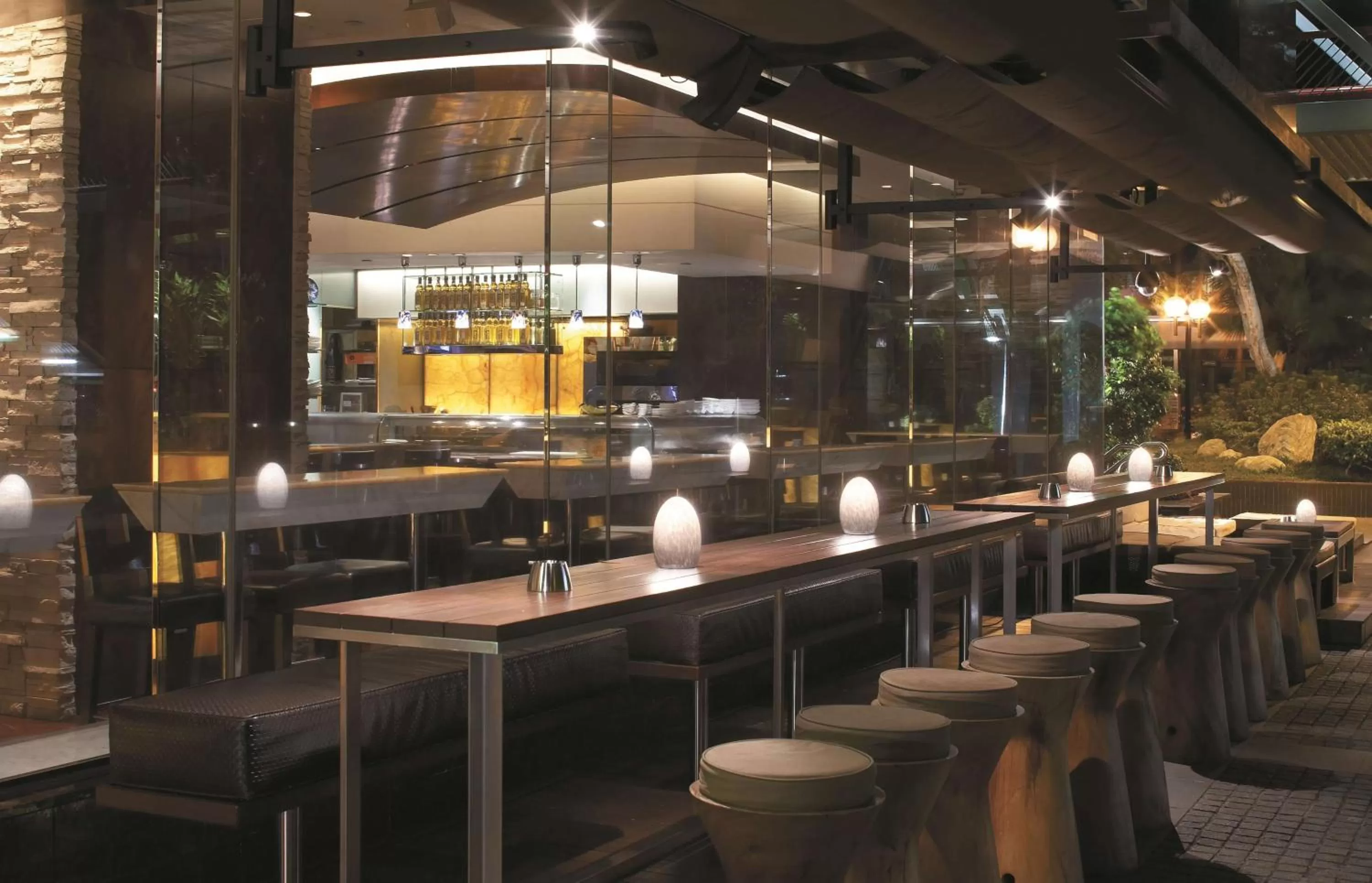 Lounge or bar in Kowloon Shangri-La, Hong Kong