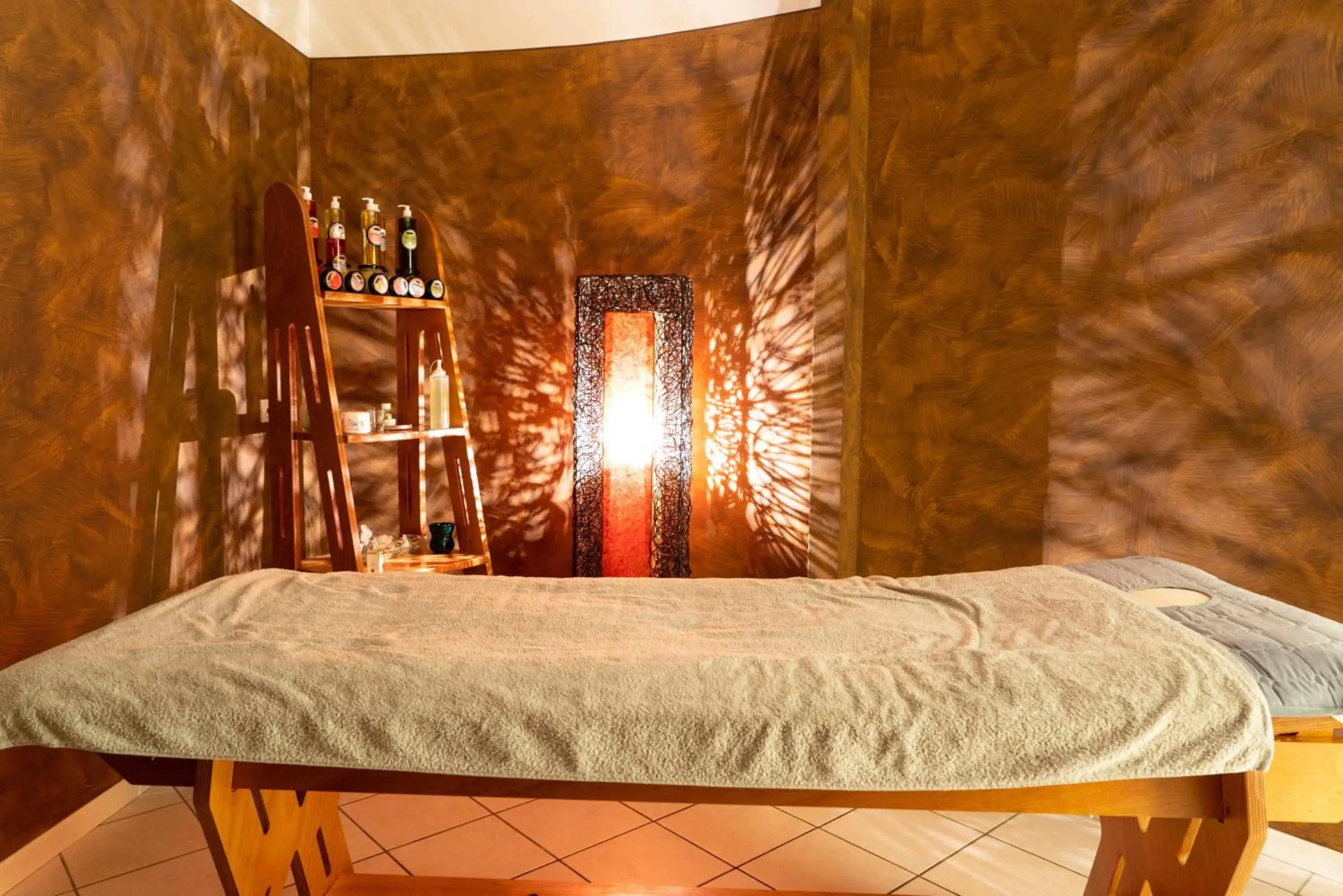 Spa and wellness centre/facilities, Bed in AHG Donna Silvia Hotel Wellness & SPA