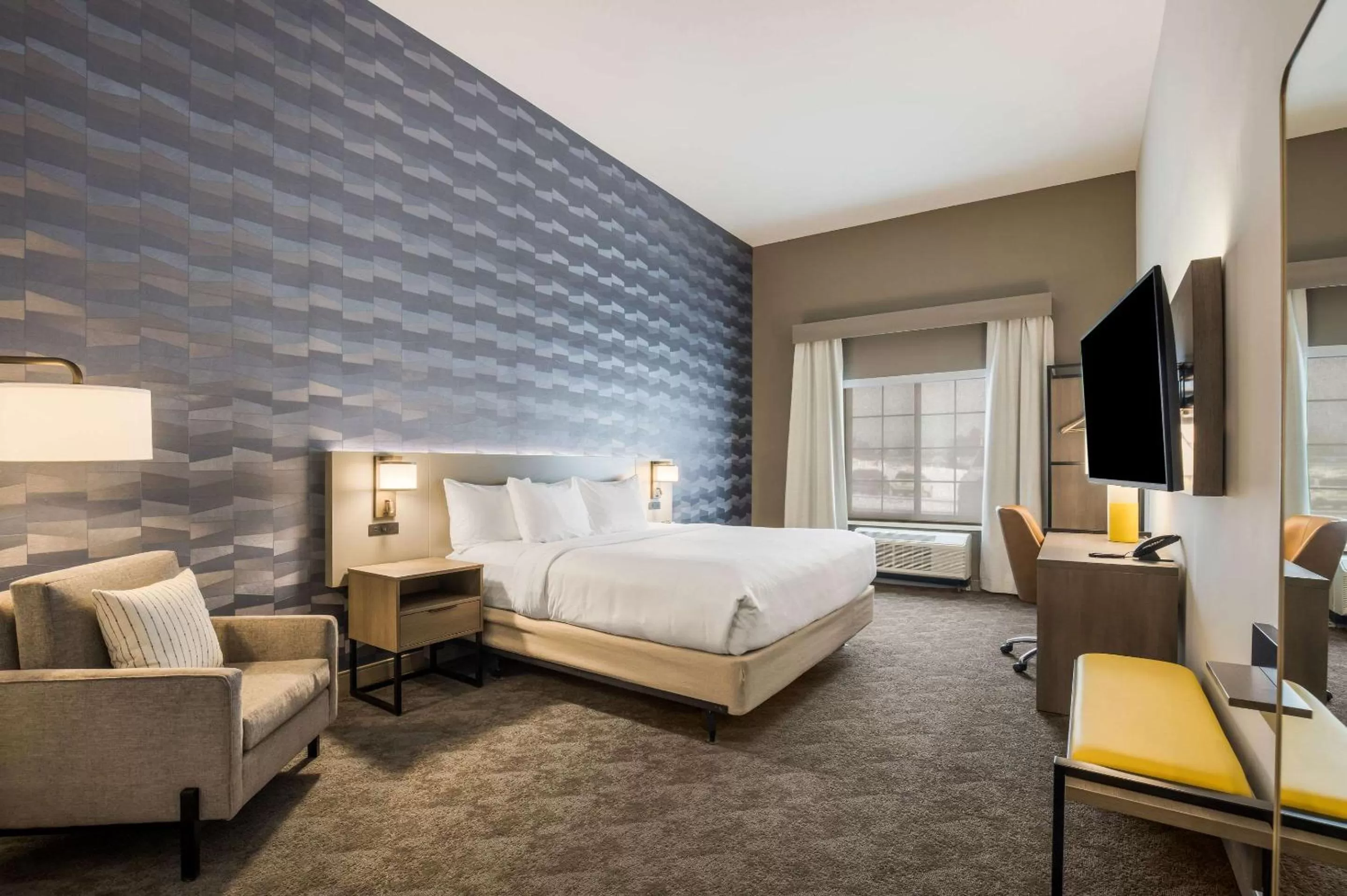 Photo of the whole room, Bed in Comfort Inn & Suites Gaylord