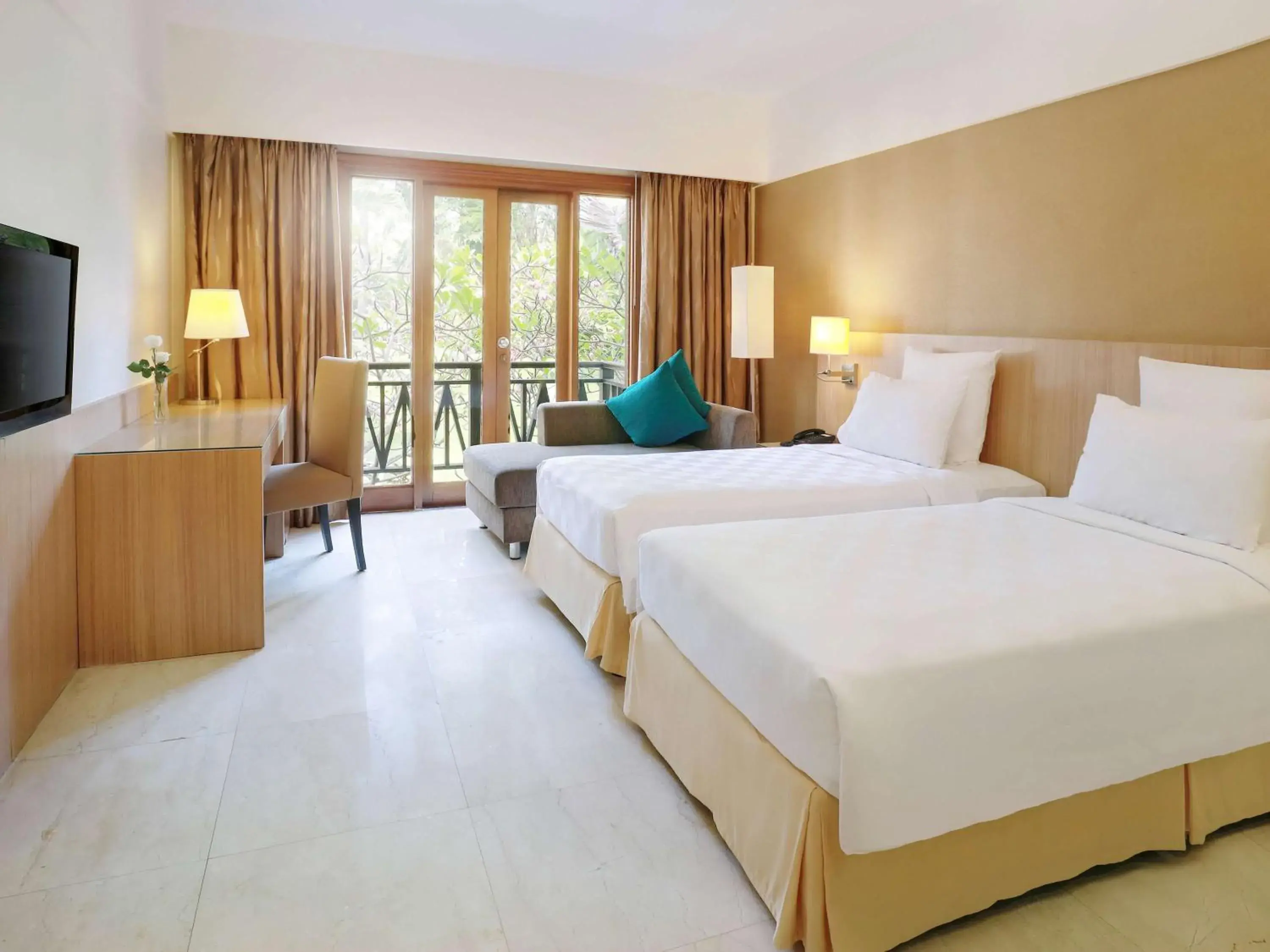 Photo of the whole room, Bed in Novotel Surabaya Hotel