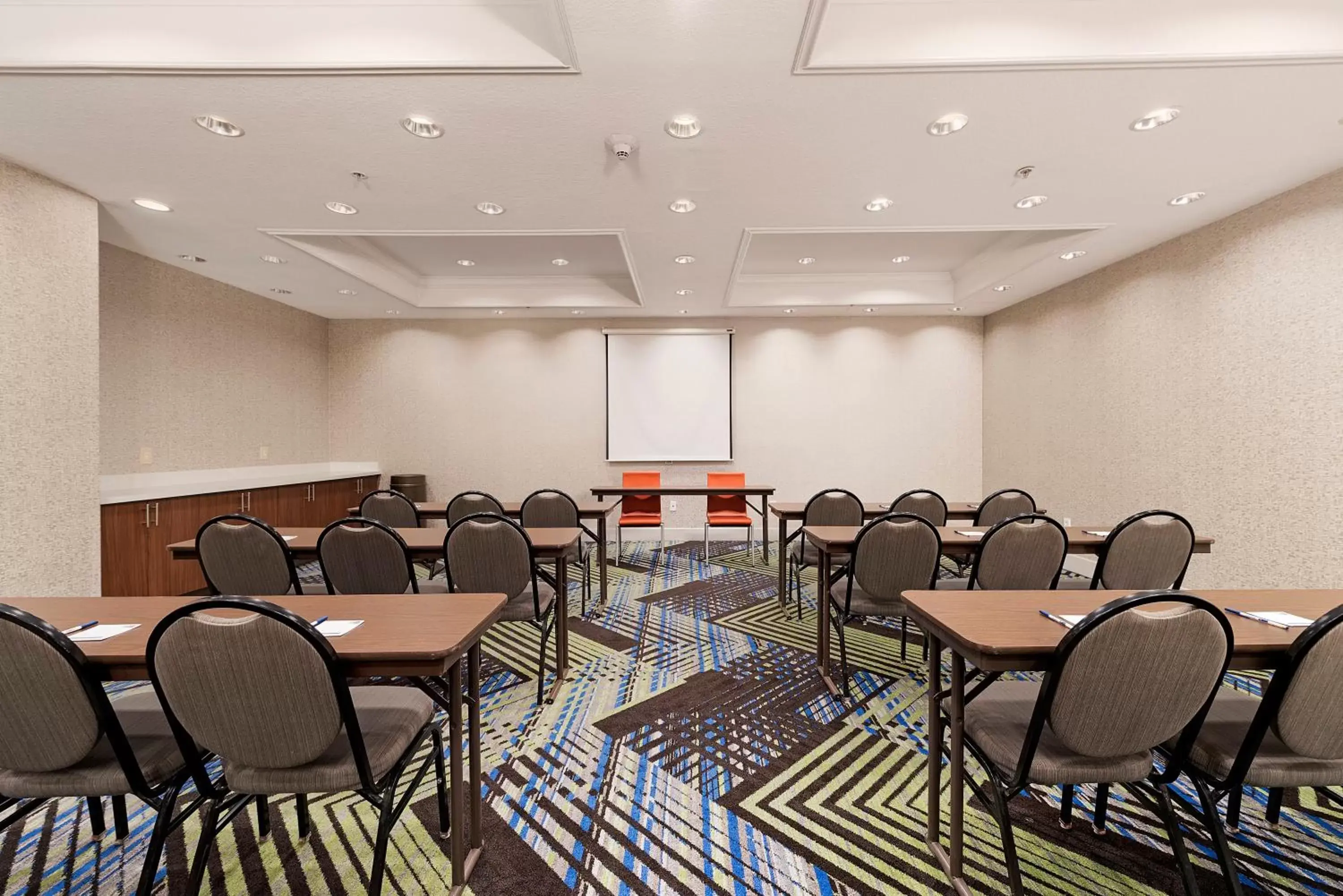 Meeting/conference room in Holiday Inn Express Hotel and Suites Conroe, an IHG Hotel