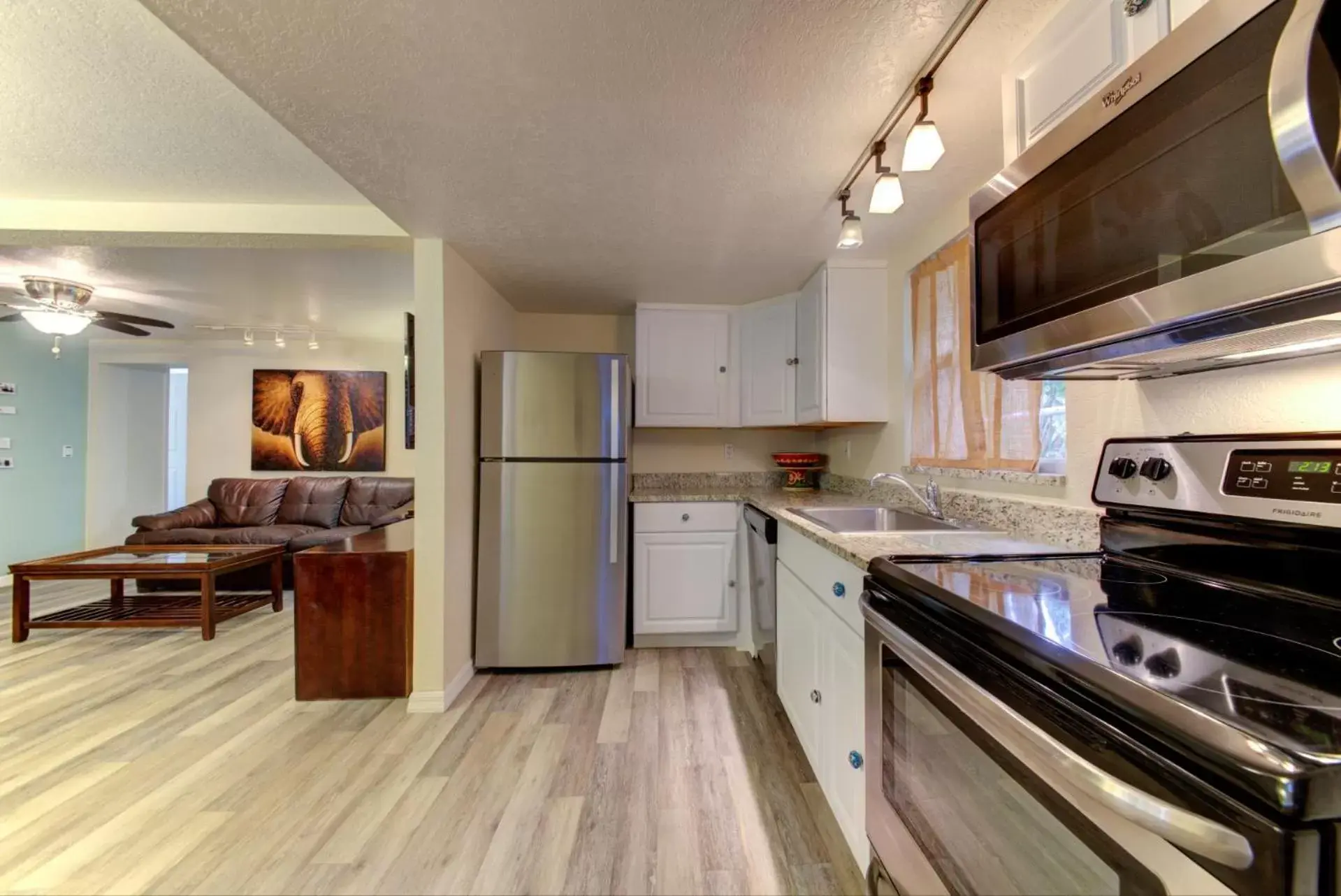 Kitchen or kitchenette, Kitchen/Kitchenette in The Ringling Beach House