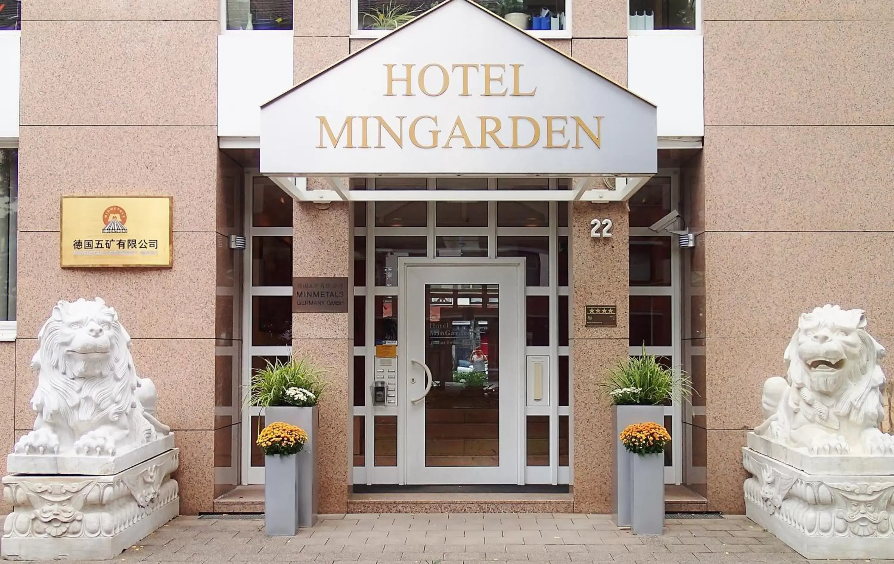 Facade/entrance in Hotel Mingarden Facade/entrance in Hotel Mingarden