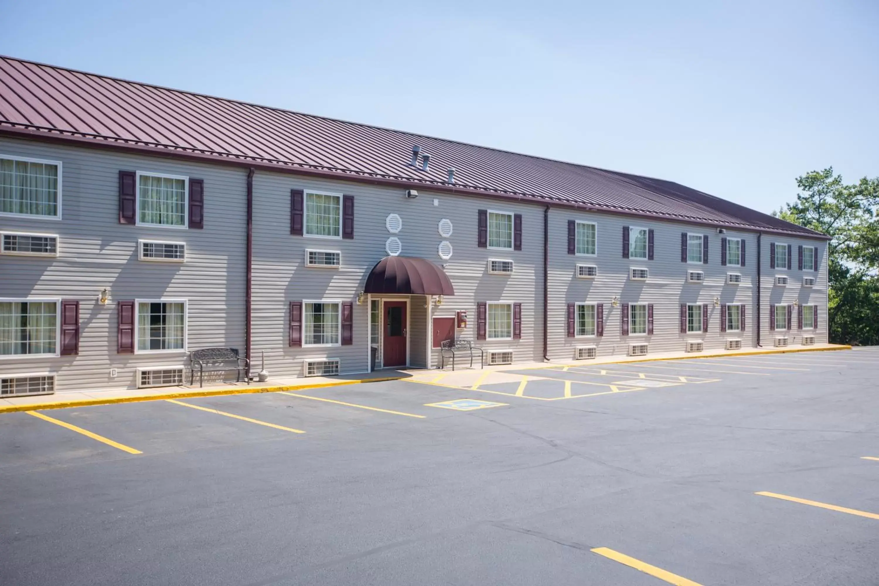 Property building in Rosebud Inn Property building in Rosebud Inn