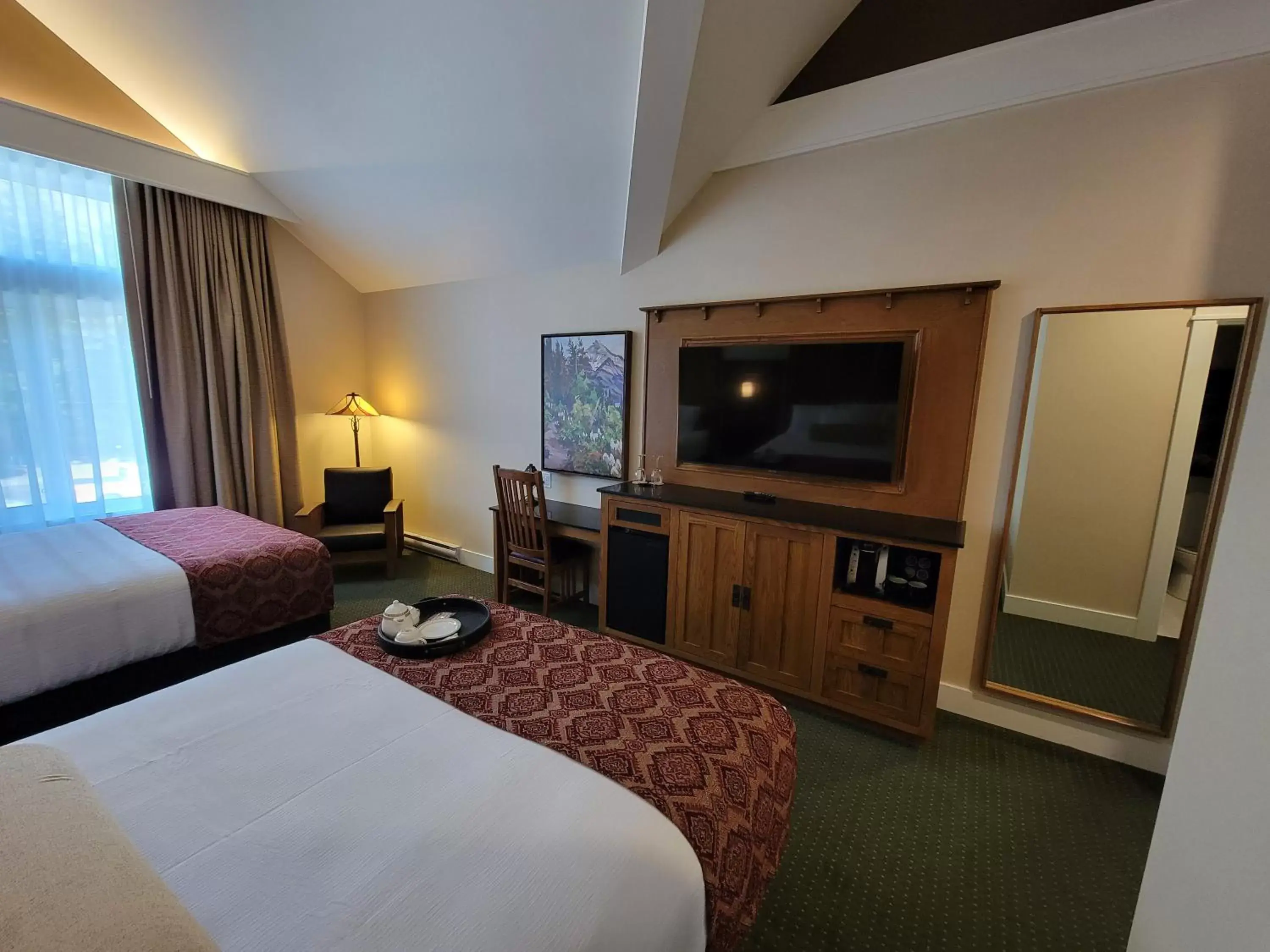 Bed, TV/Entertainment Center in Kilmorey Lodge