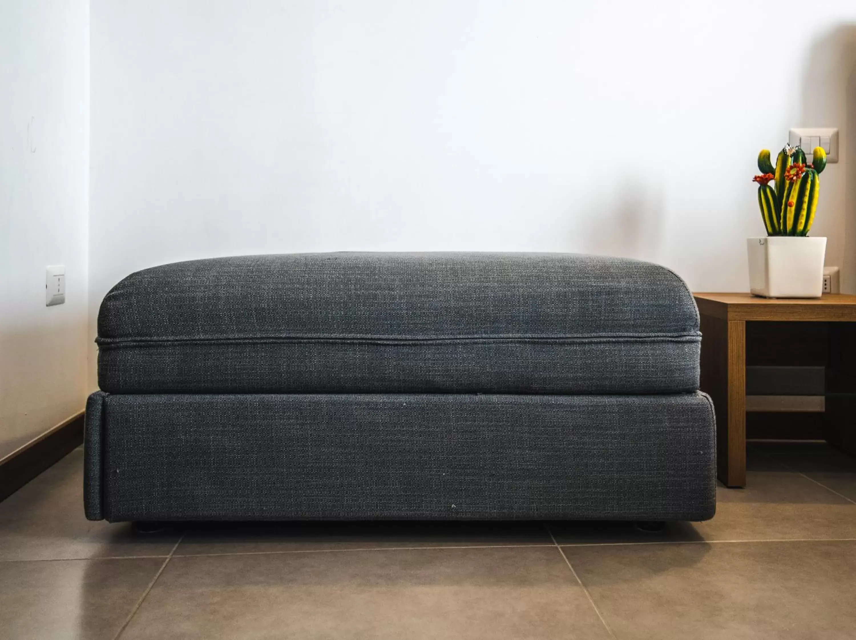 Bed, Seating Area in Arco Dei Pinto