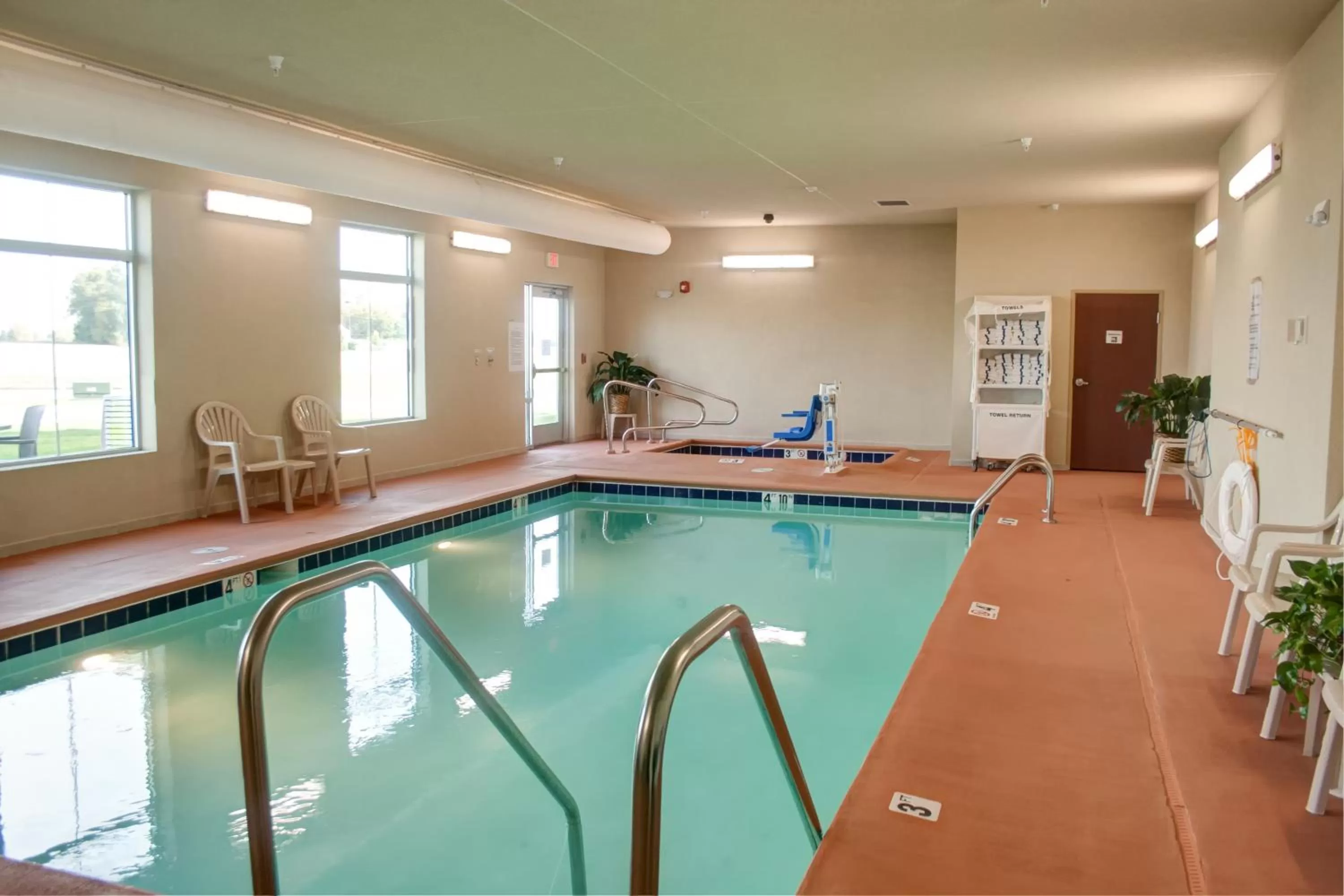 Swimming pool in Cobblestone Hotel and Suites - Jefferson
